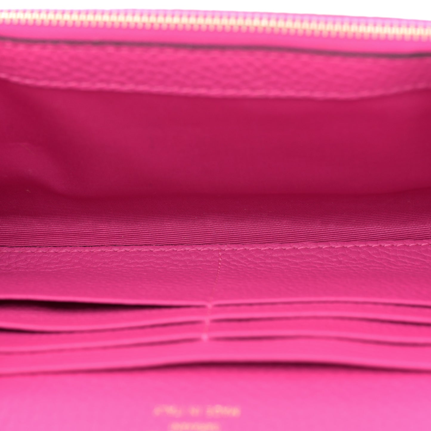 Pebbled Calfskin Enamel Monochrome Rockstud Flip Lock Flip Lock Wallet On Chain  Pink PP