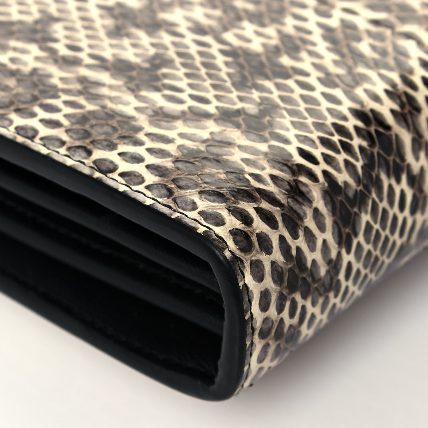 Snakeskin Pearly GG Marmont Chain Wallet Roccia