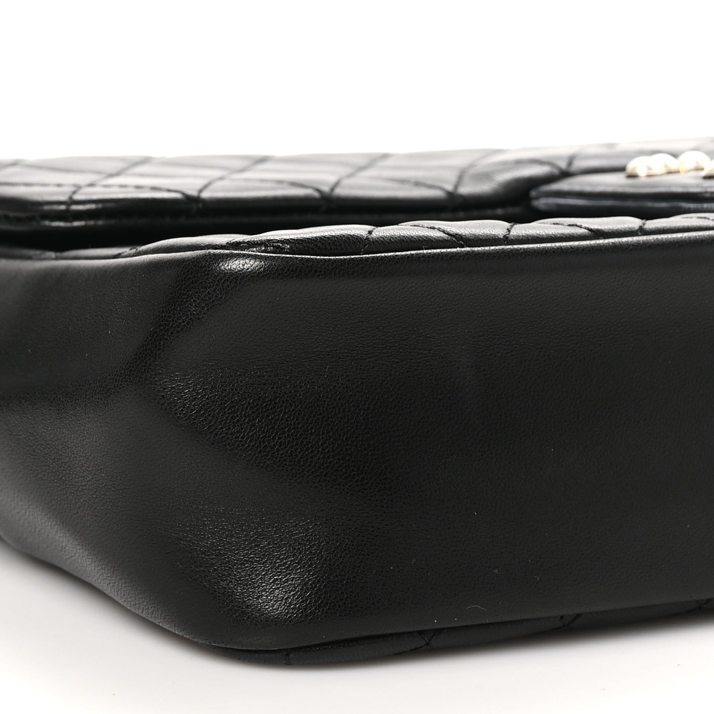 Lambskin Quilted Medium Westminster Pearl Black