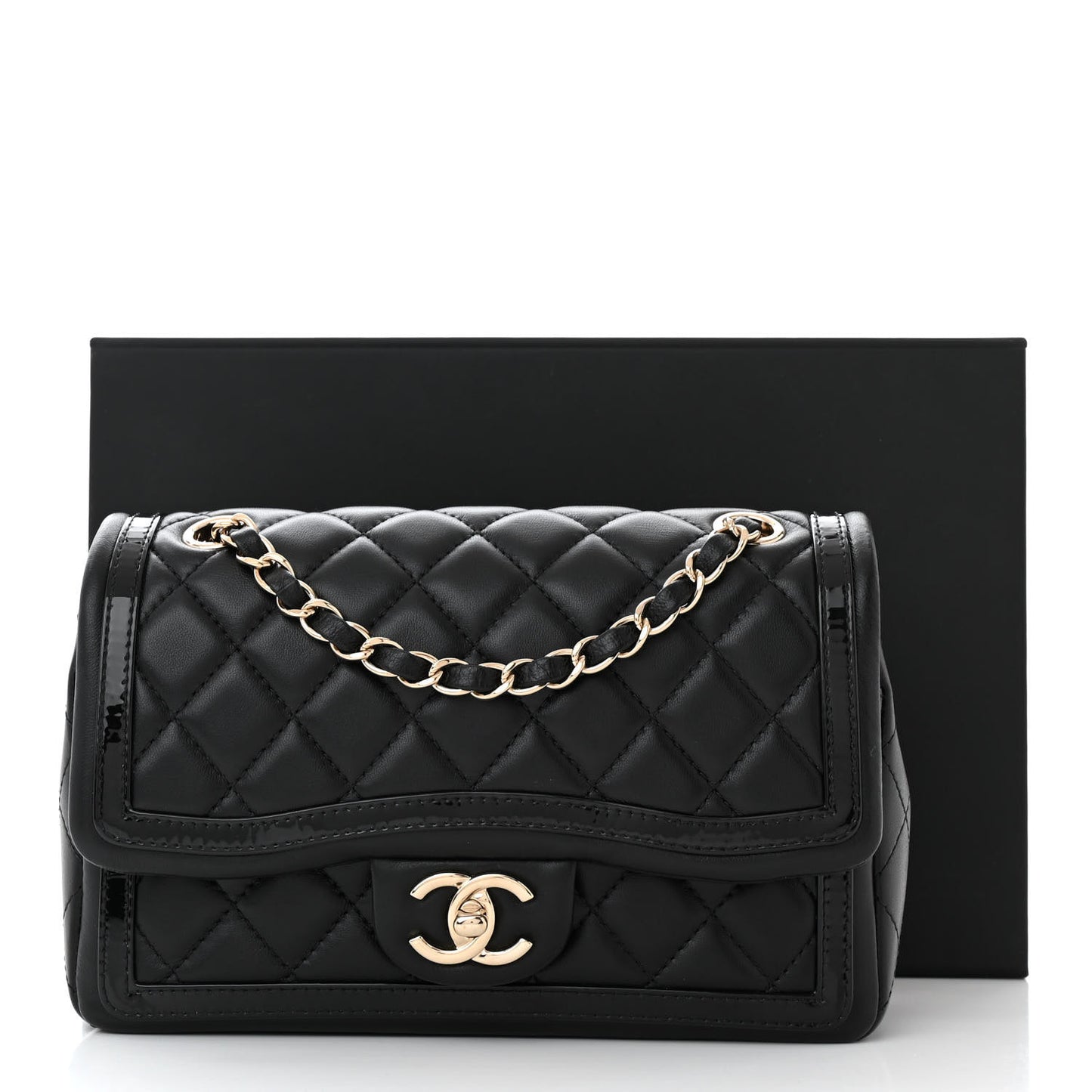 Lambskin Quilted Patent Calfskin Flap Black