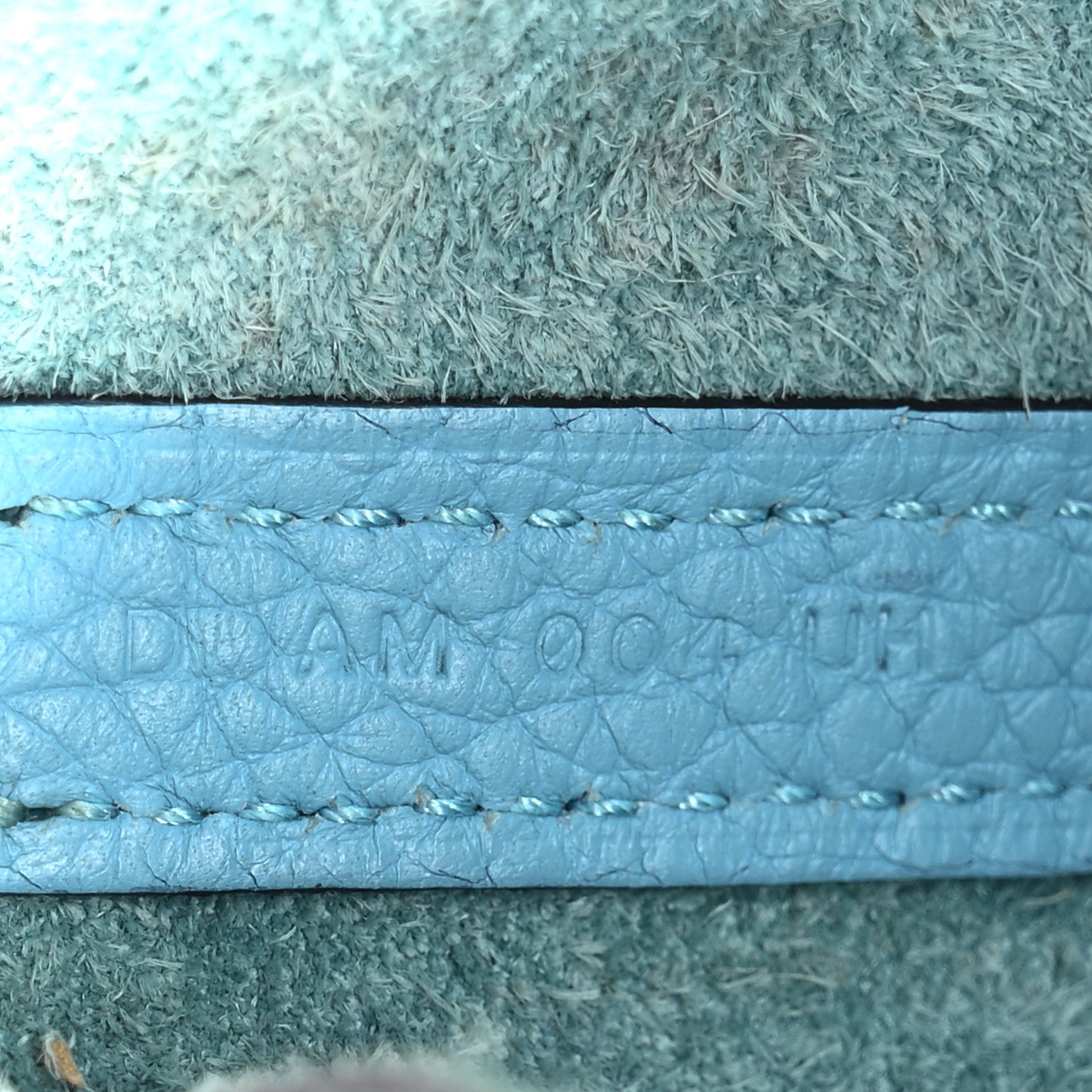 Taurillon Clemence Swift Eclat Picotin Lock 22 MM  Bleu Du Nord Rouge De Coeur