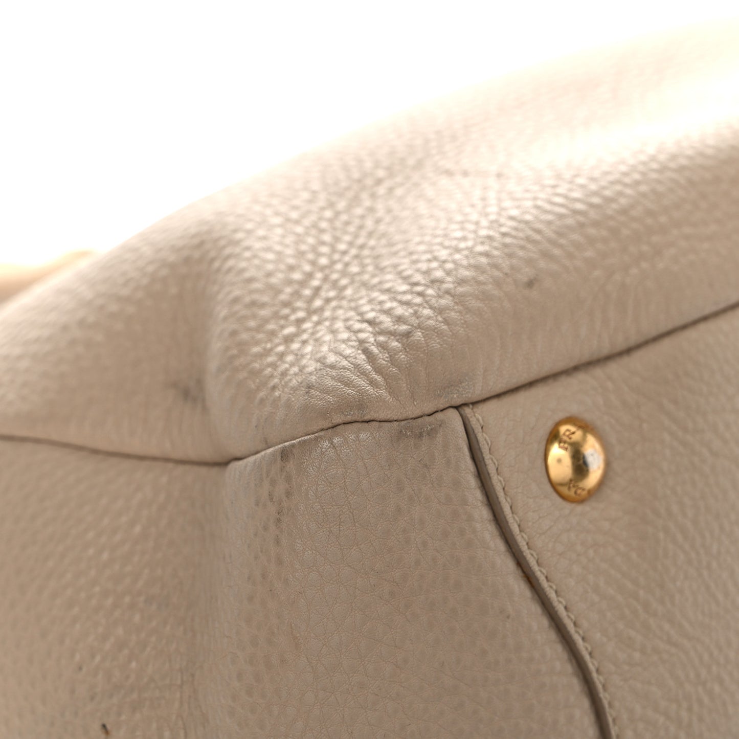 Vitello Daino Side Pocket Hobo Sabbia
