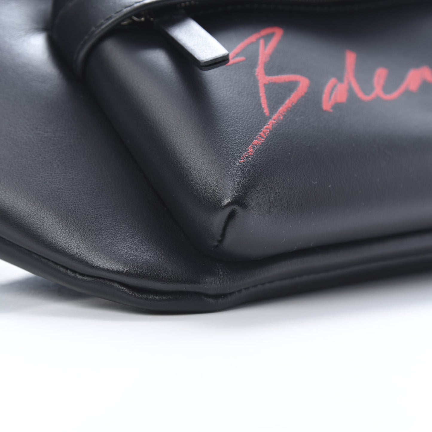 Supple Calfskin Signature Logo Large Everyday Beltpack Black
