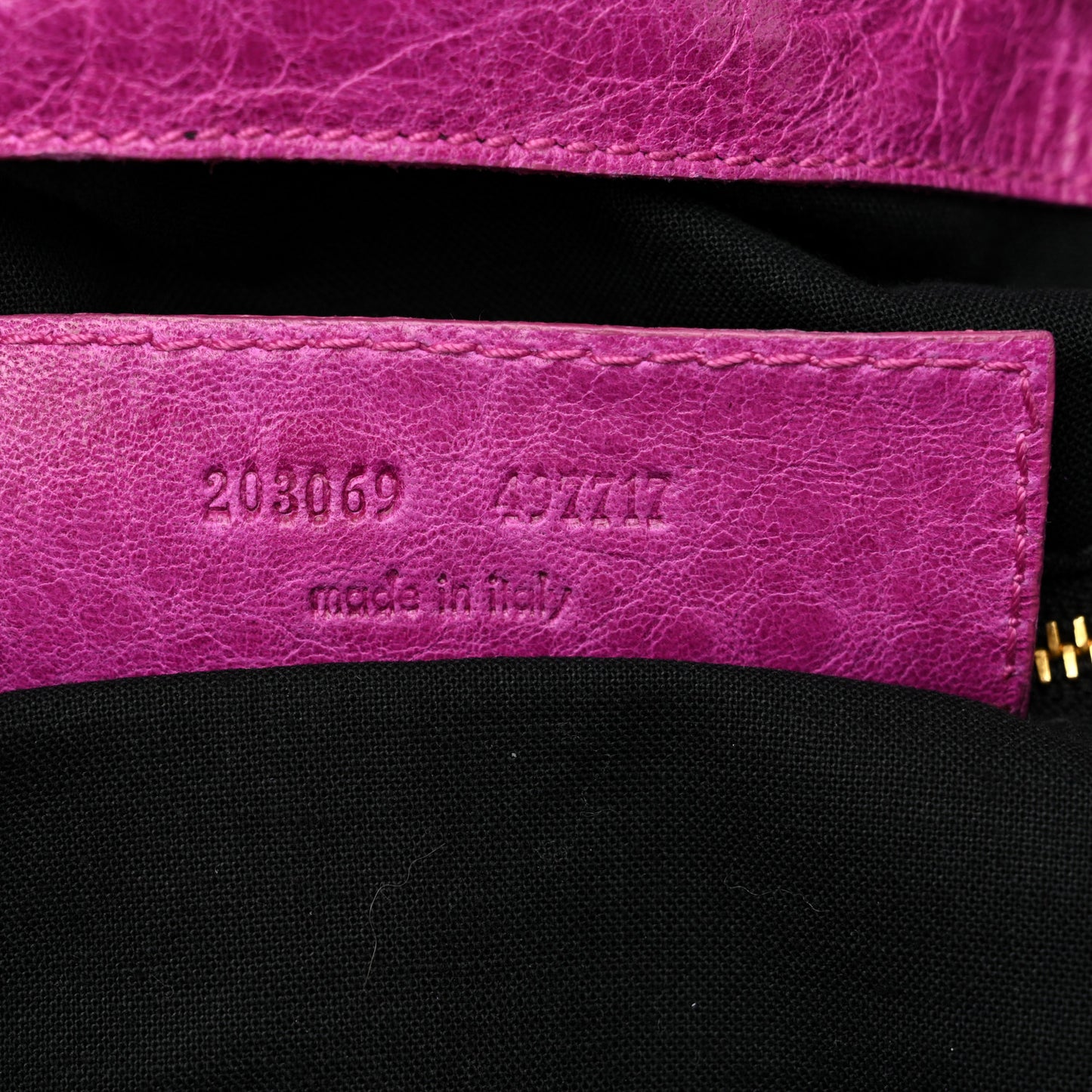 Agneau Giant 21 Gold Hardware Pompon Magenta