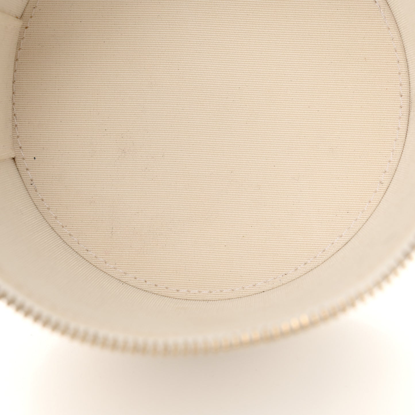 Lambskin Quilted Round Small Vanity Case With Chain White Black