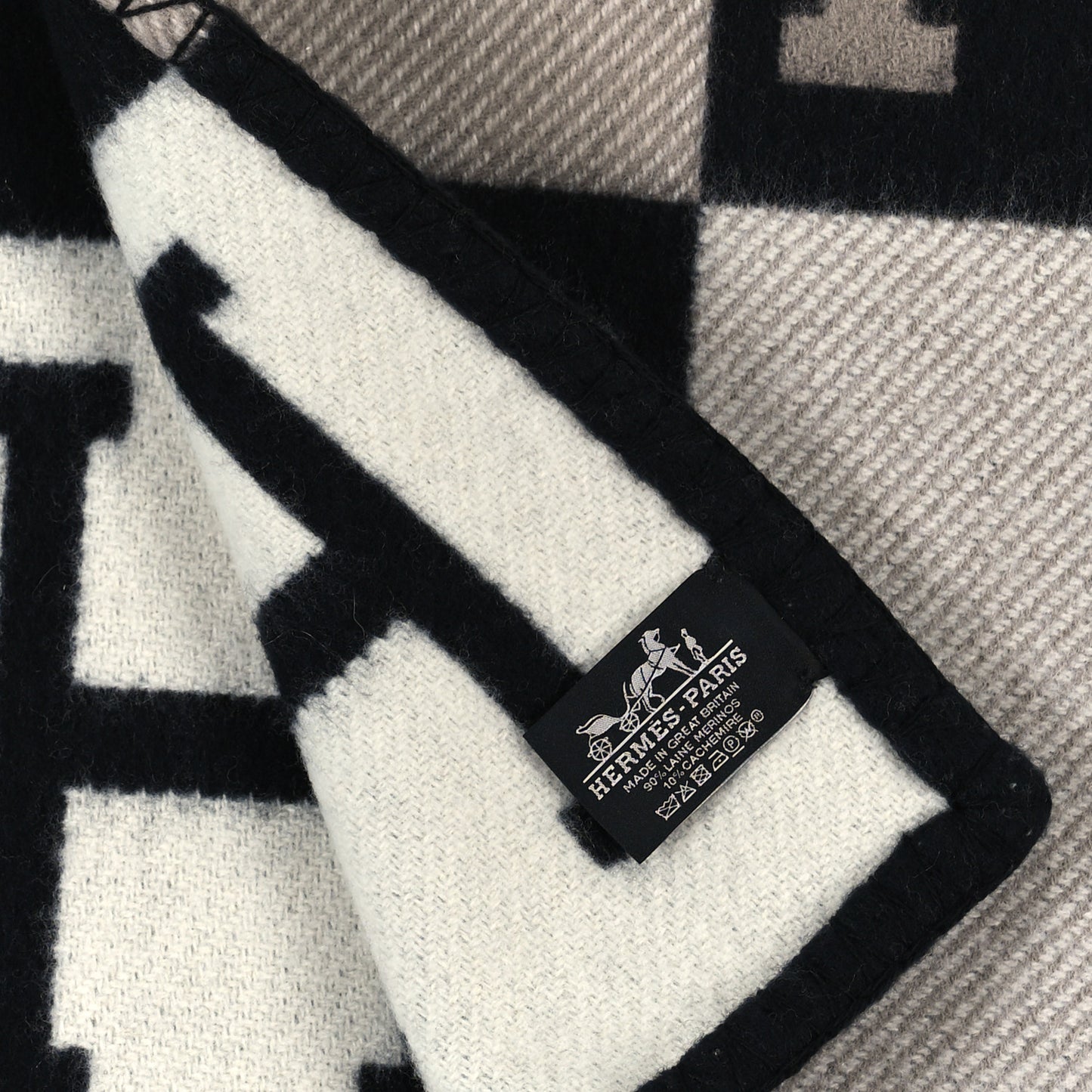 Wool Cashmere Avalon Blanket Ecru Gris Fonce