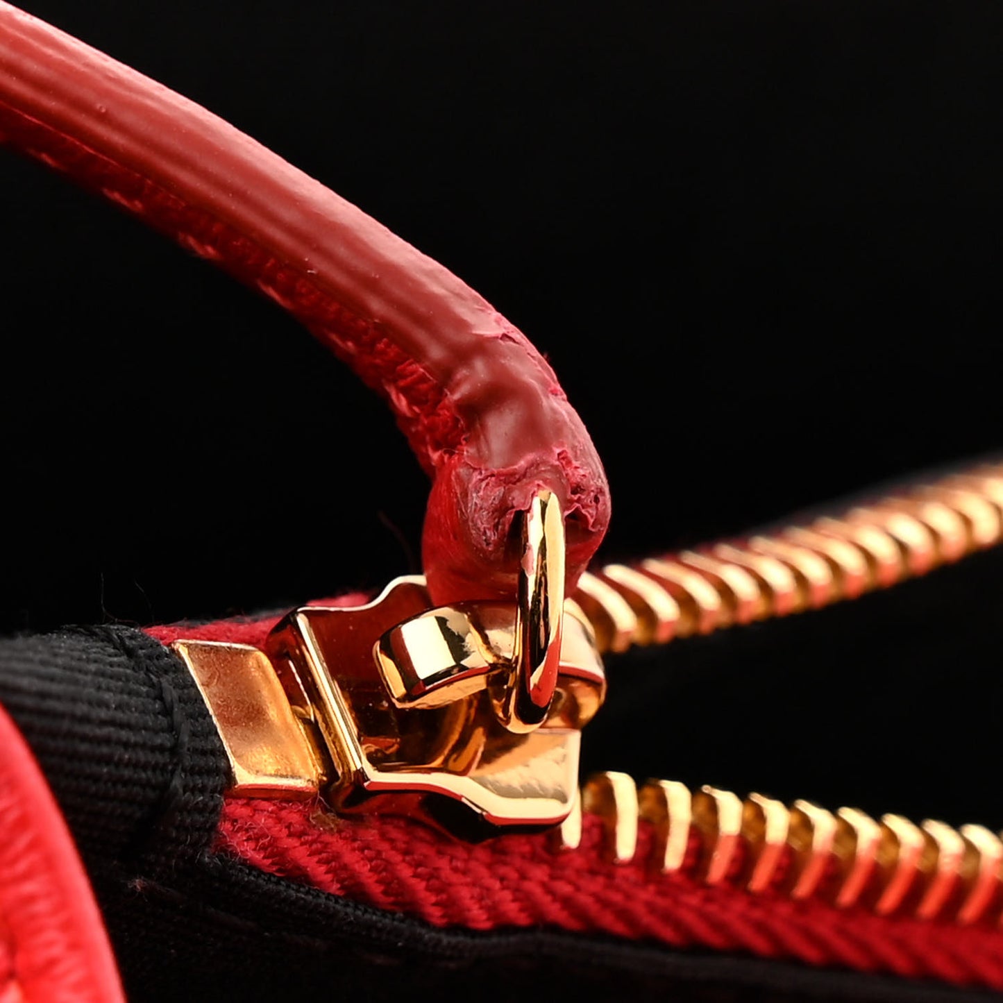 Lambskin Quilted Medusa Wallet On Chain Crossbody Red