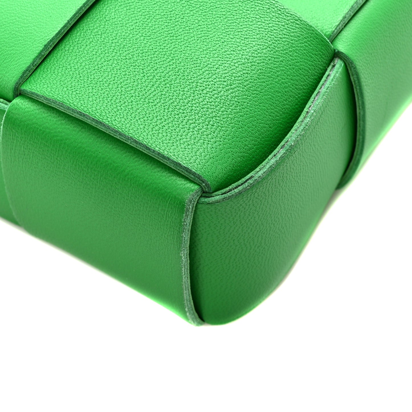 Calfskin Maxi Intrecciato Cassette Pouch On Strap Parakeet