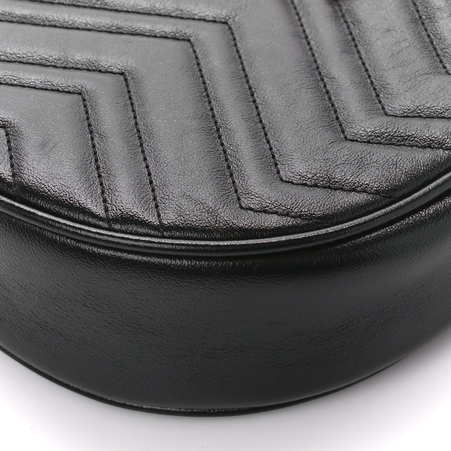 Azalea Calfskin Matelasse Heart Mini GG Marmont Round Shoulder Bag Black