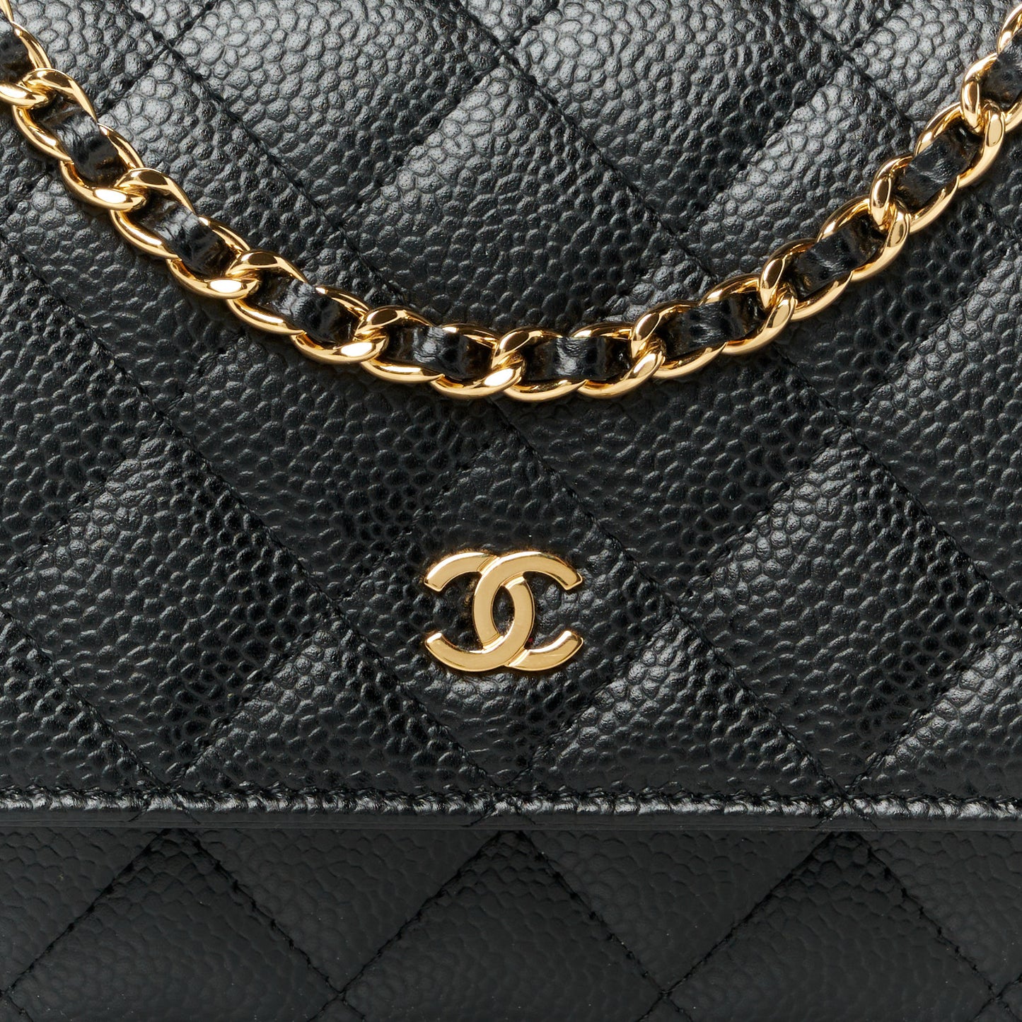 Caviar Quilted Wallet on Chain WOC Black