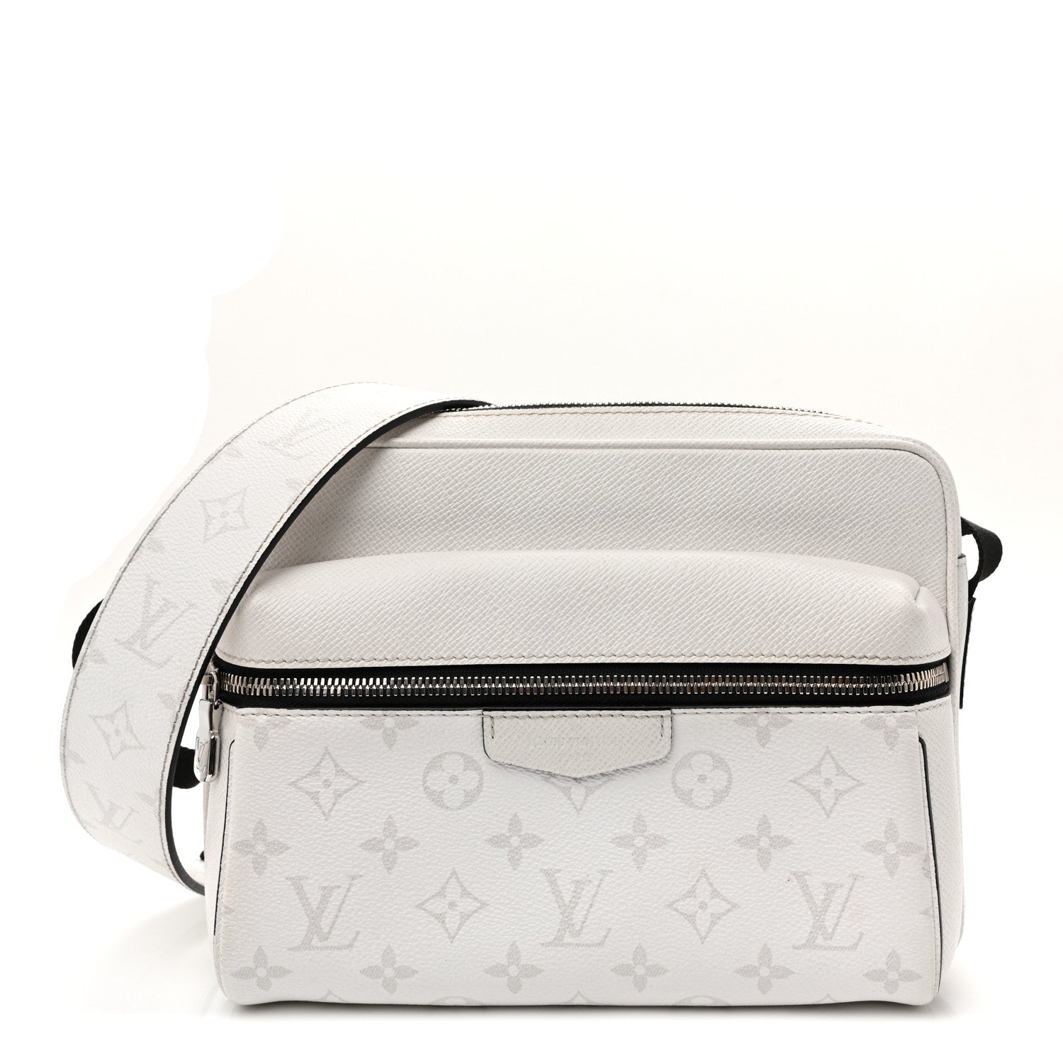 Louis Vuitton Taigarama Outdoor Messenger Antartica 1921360