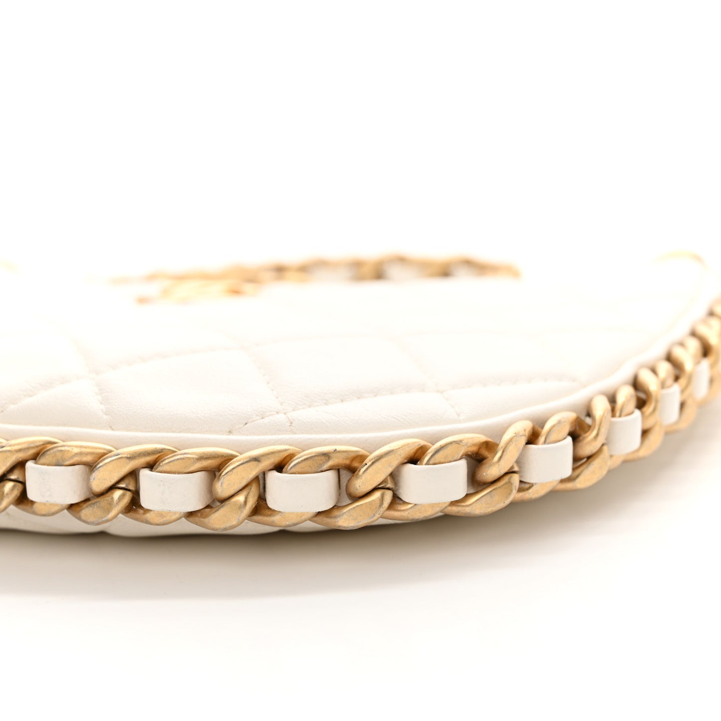 Shiny Crumpled Lambskin Quilted Trendy Chain Around Hobo White