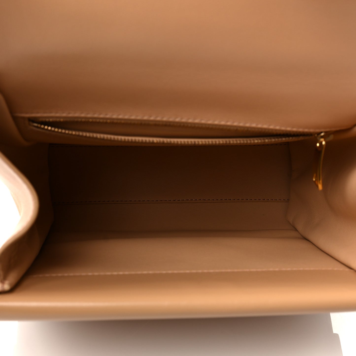 Box Calfskin Nappa Clip Bag Almond Gold