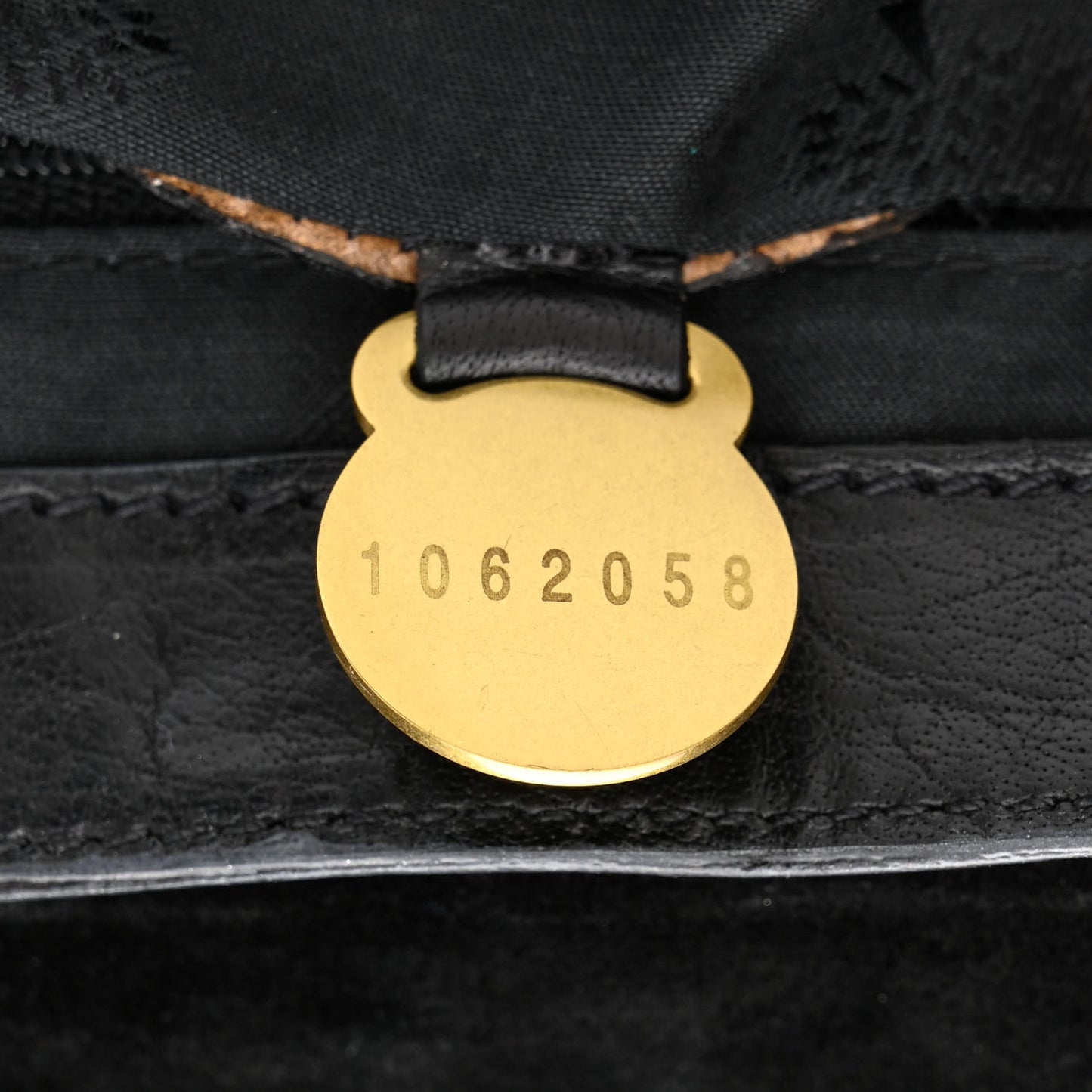 Soft Buffalo Medium Alexa Black
