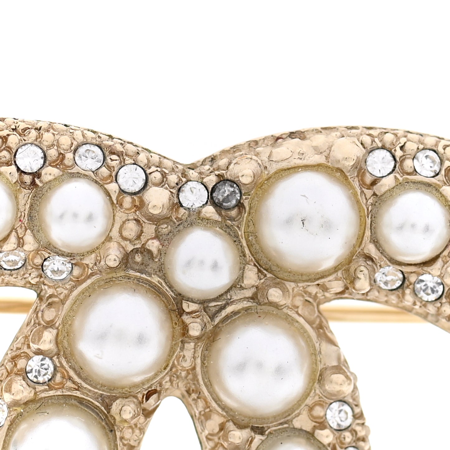 Metal Crystal Graduated Pearl CC Brooch Gold
