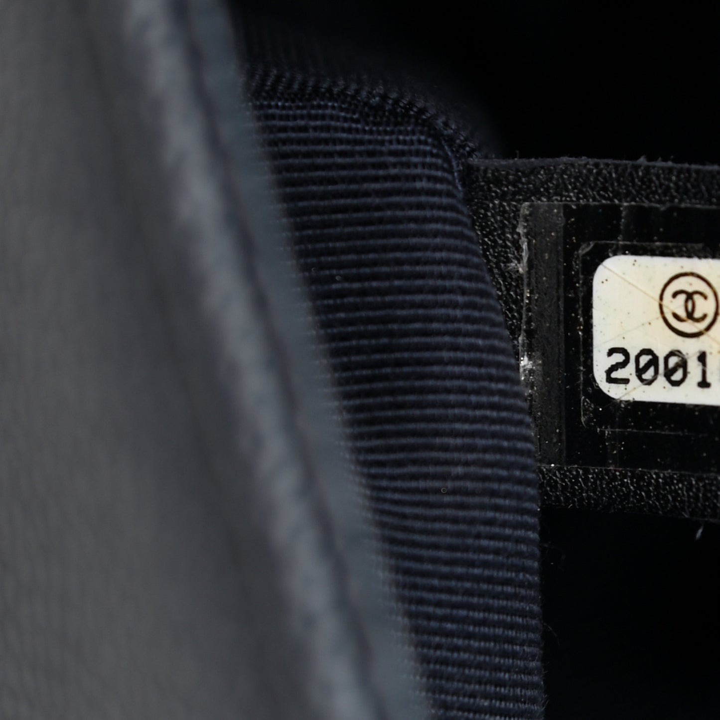 Caviar Quilted Medium Boy Flap Navy