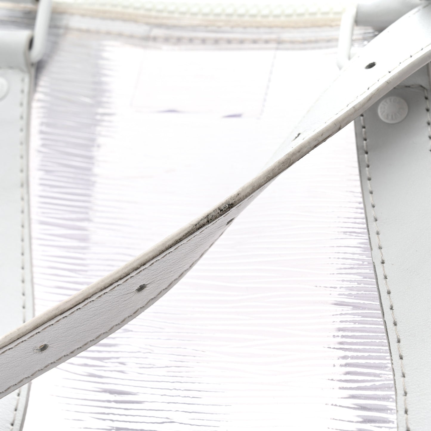 PVC Epi Embossed Wavy Keepall Bandouliere 50 White