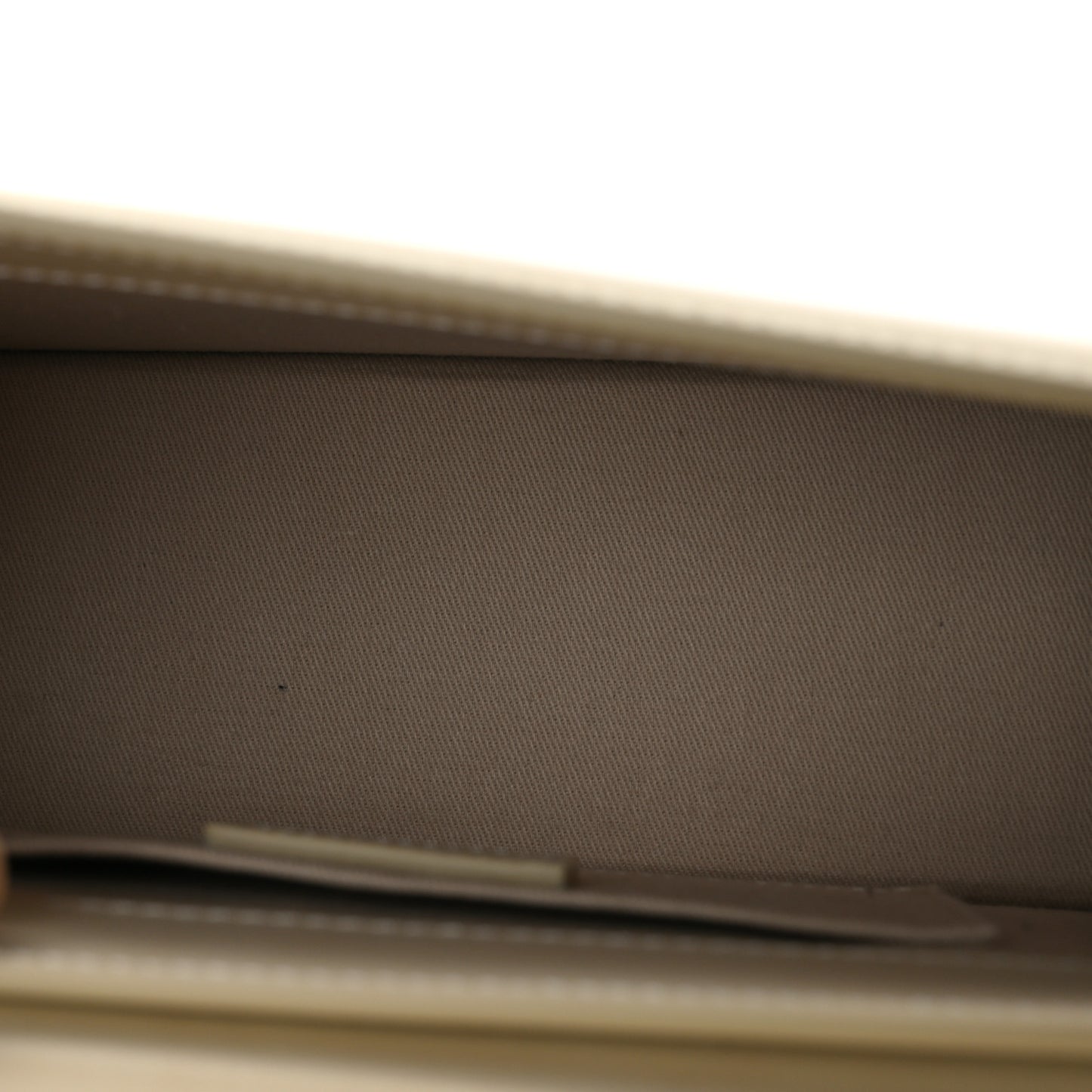 Smooth Calfskin Le Grand Chiquito Ivory