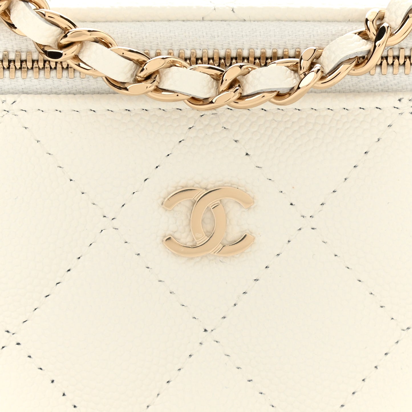 Caviar Quilted Small Vanity Case With Chain White