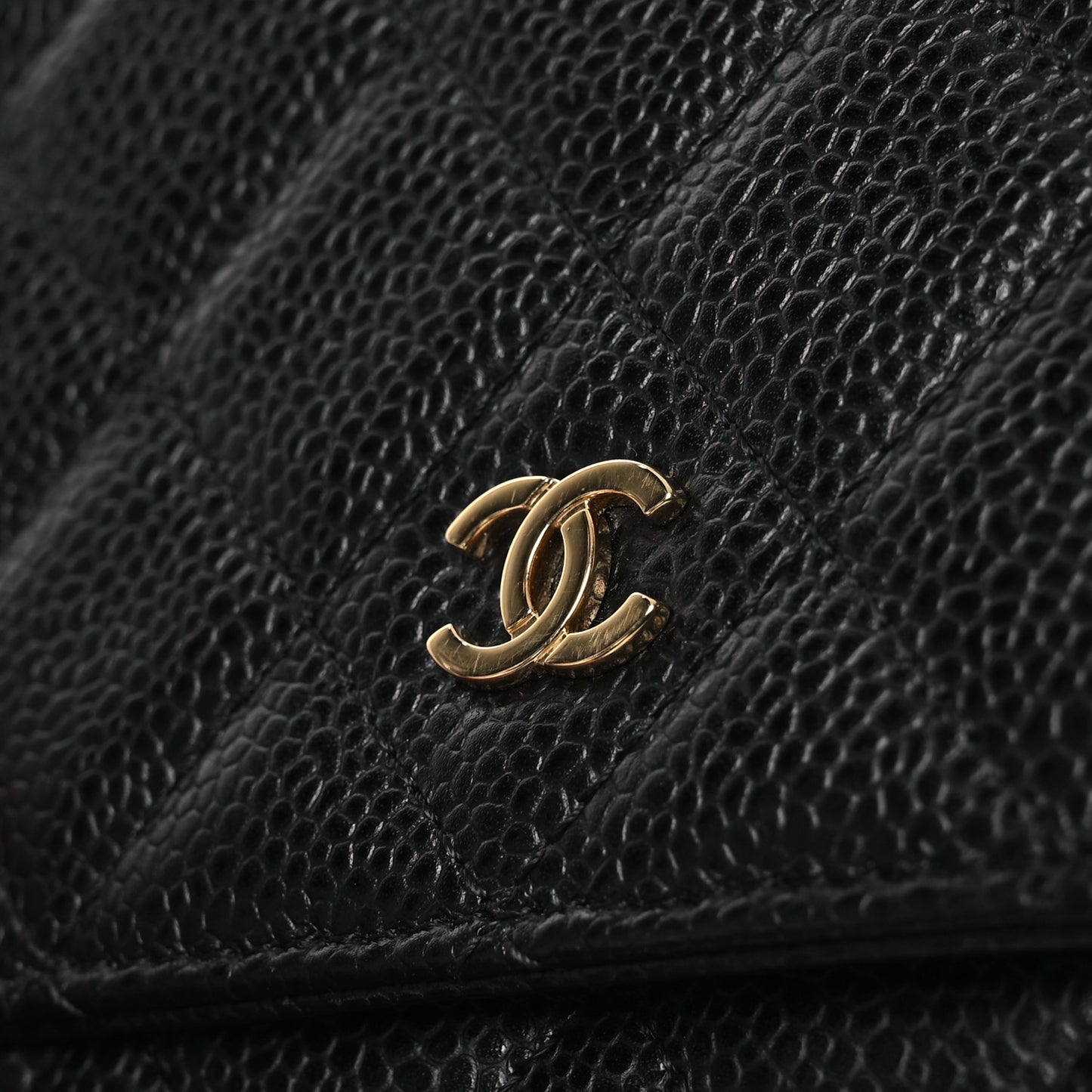 Caviar Quilted Wallet on Chain WOC Black