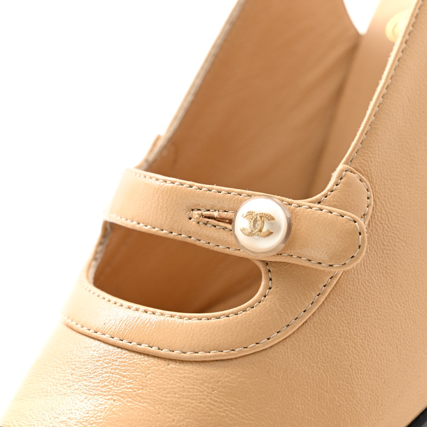 Shiny Lambskin Grosgrain Pointed Toe CC Slingback Pumps 37 Beige Black