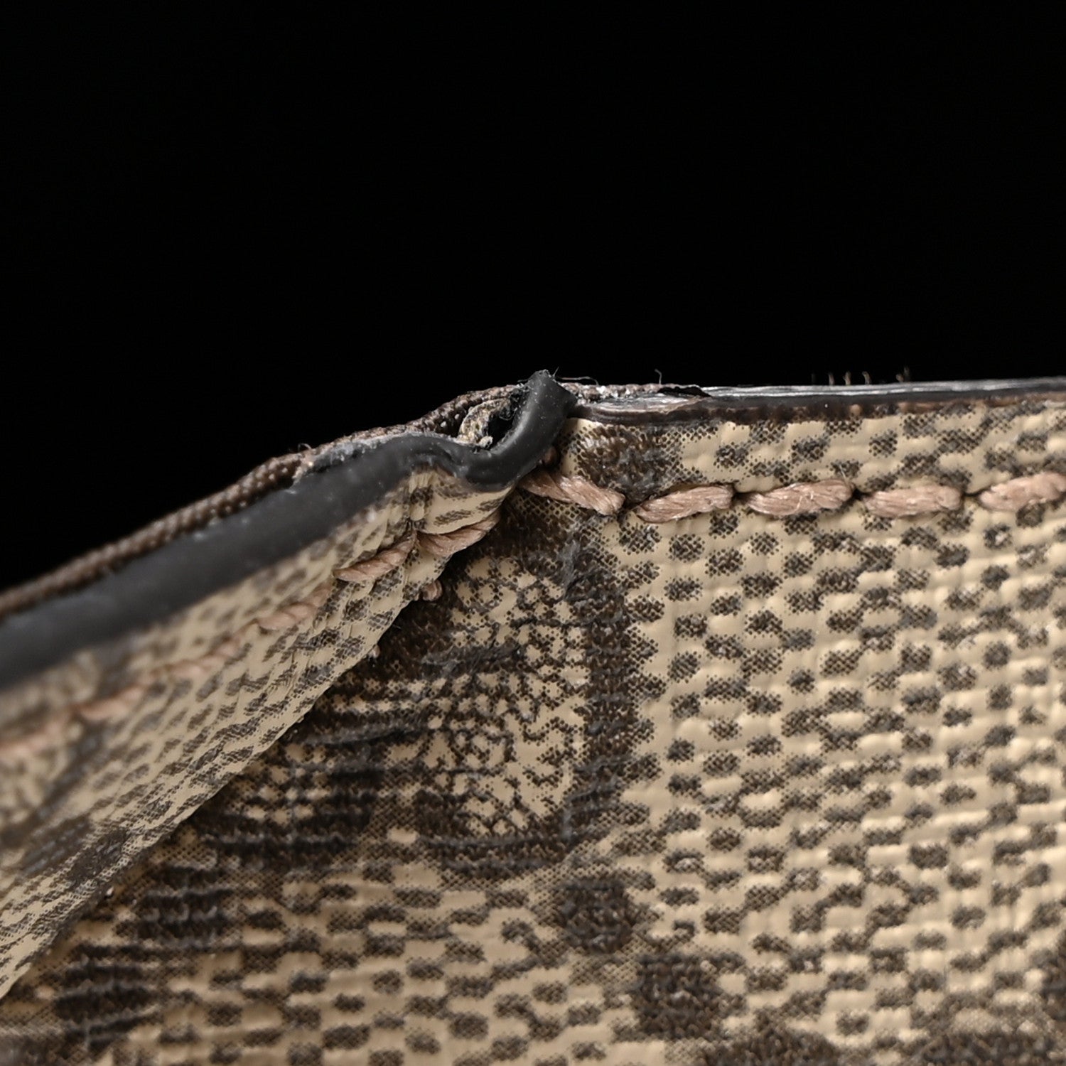 Gucci GG Supreme Monogram Textured Dollar Calfskin Web Small Savoy Toiletry Case Beige Ebony 8 of 17