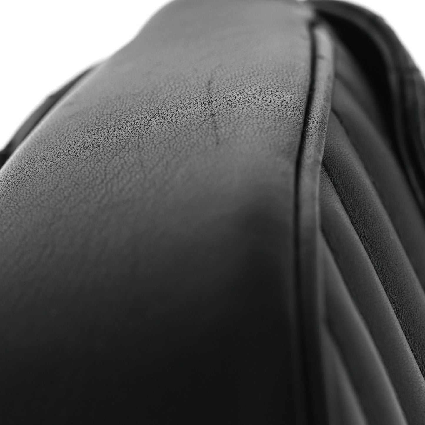 Calfskin New Wave Chain PM Black