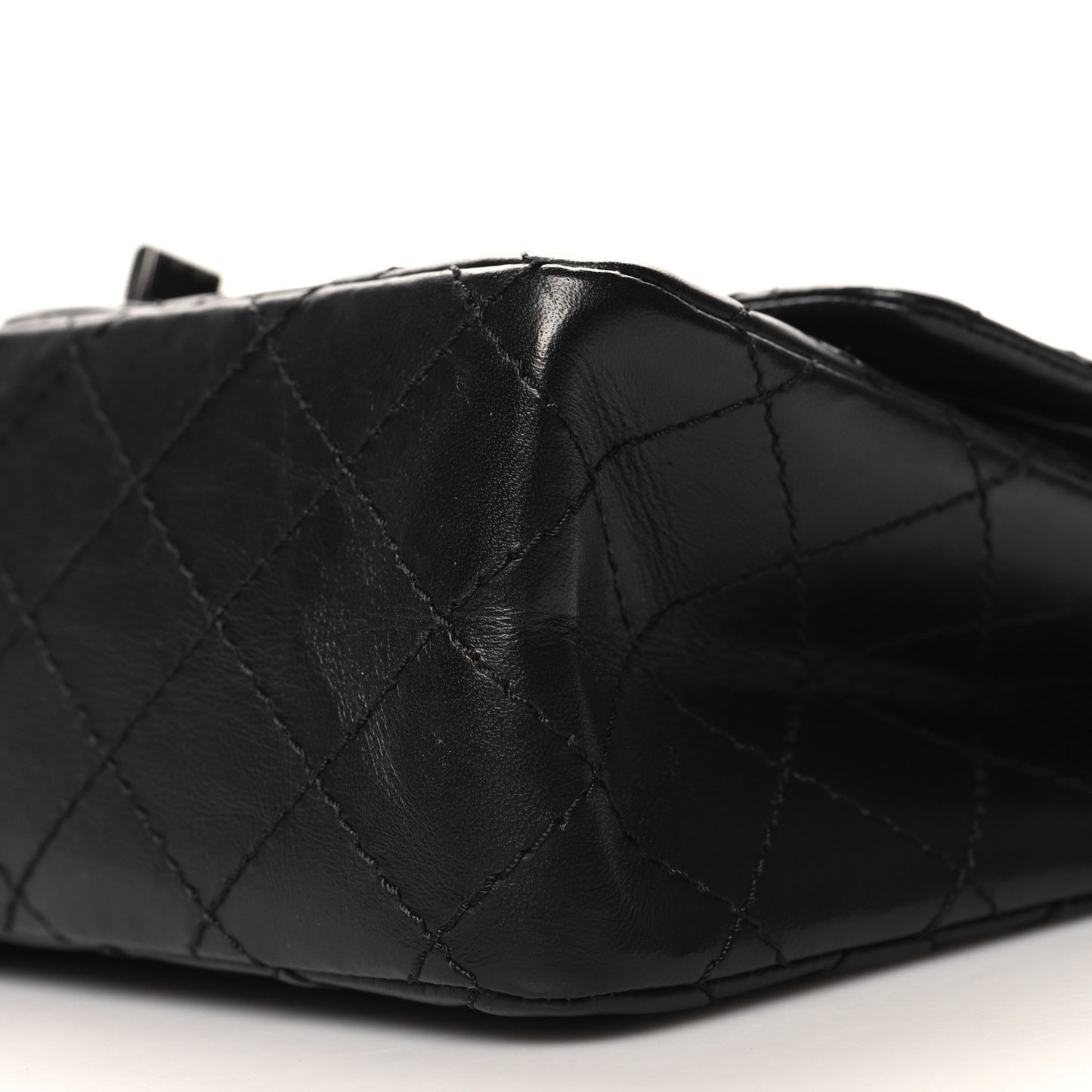 Aged Calfskin Space Charms 2.55 Reissue 225 Flap Black
