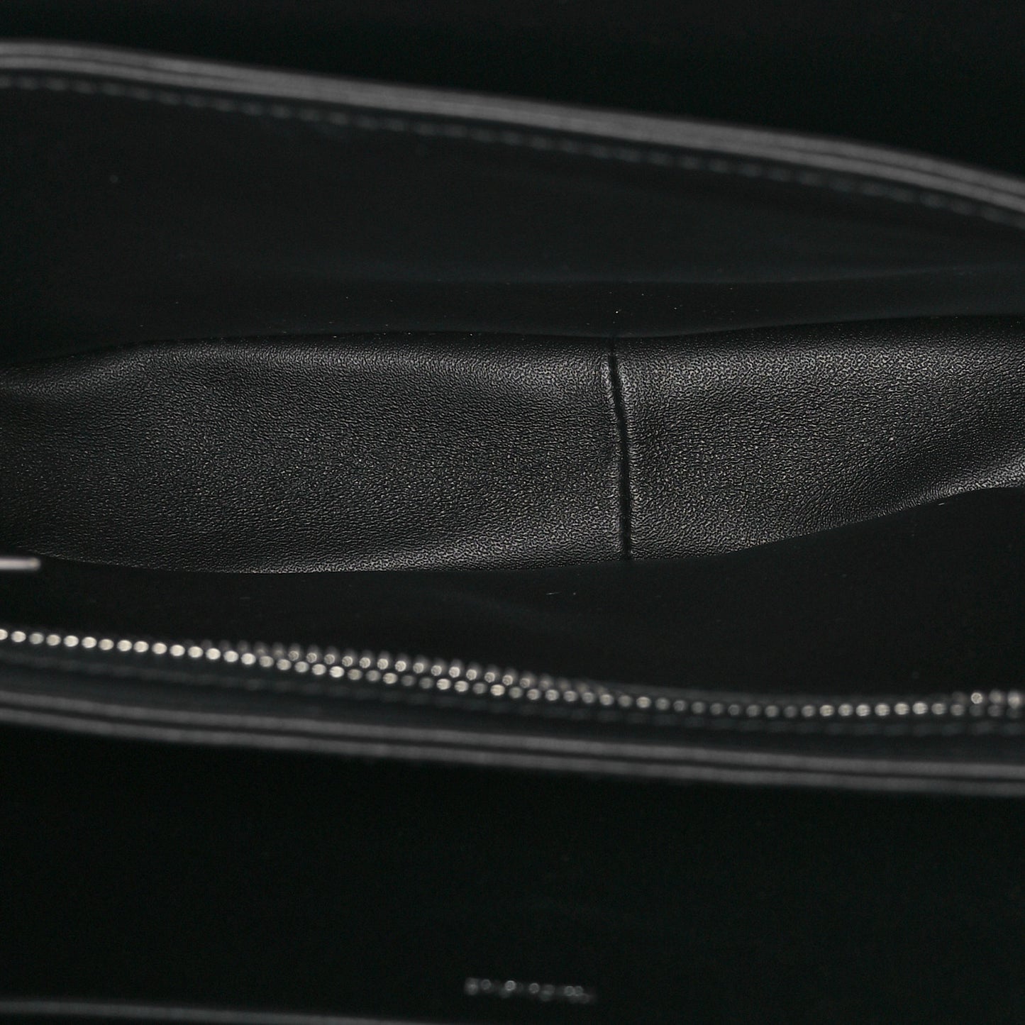 Shiny Calfskin Medium Triomphe Black