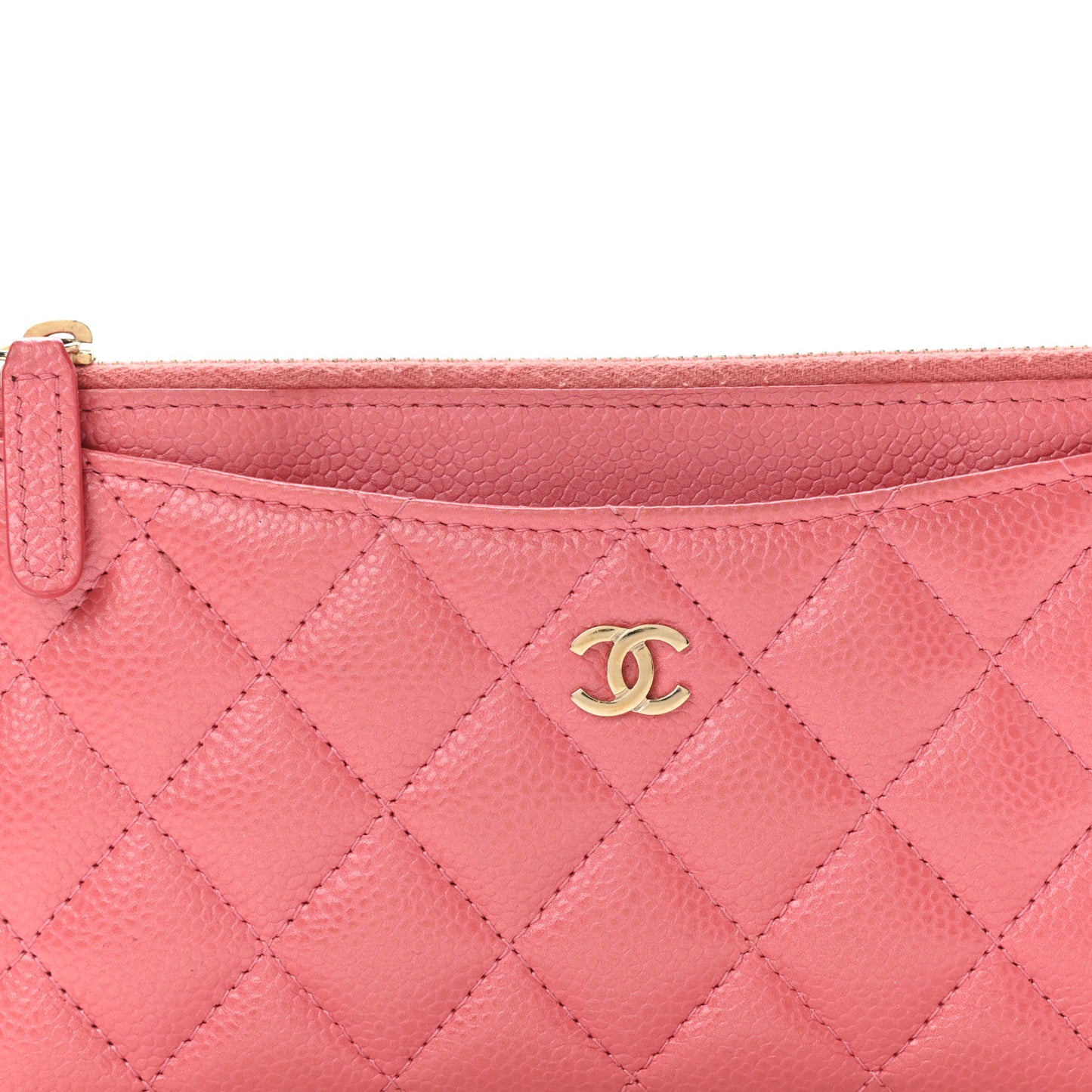 Iridescent Caviar Quilted Classic Zip Pouch Pink