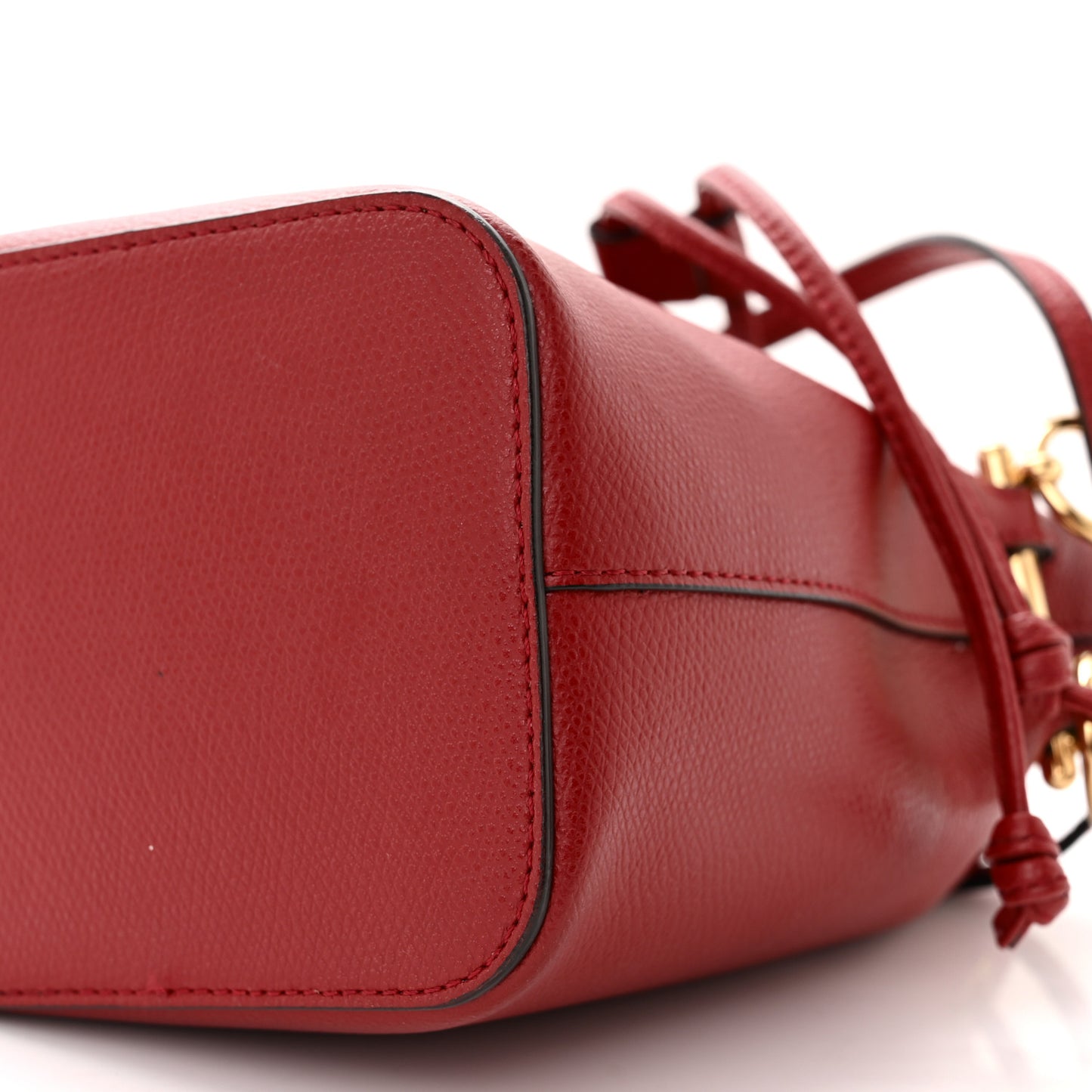 Vitello Cruise F is Fendi Mini Mon Tresor Bucket Bag Fragola