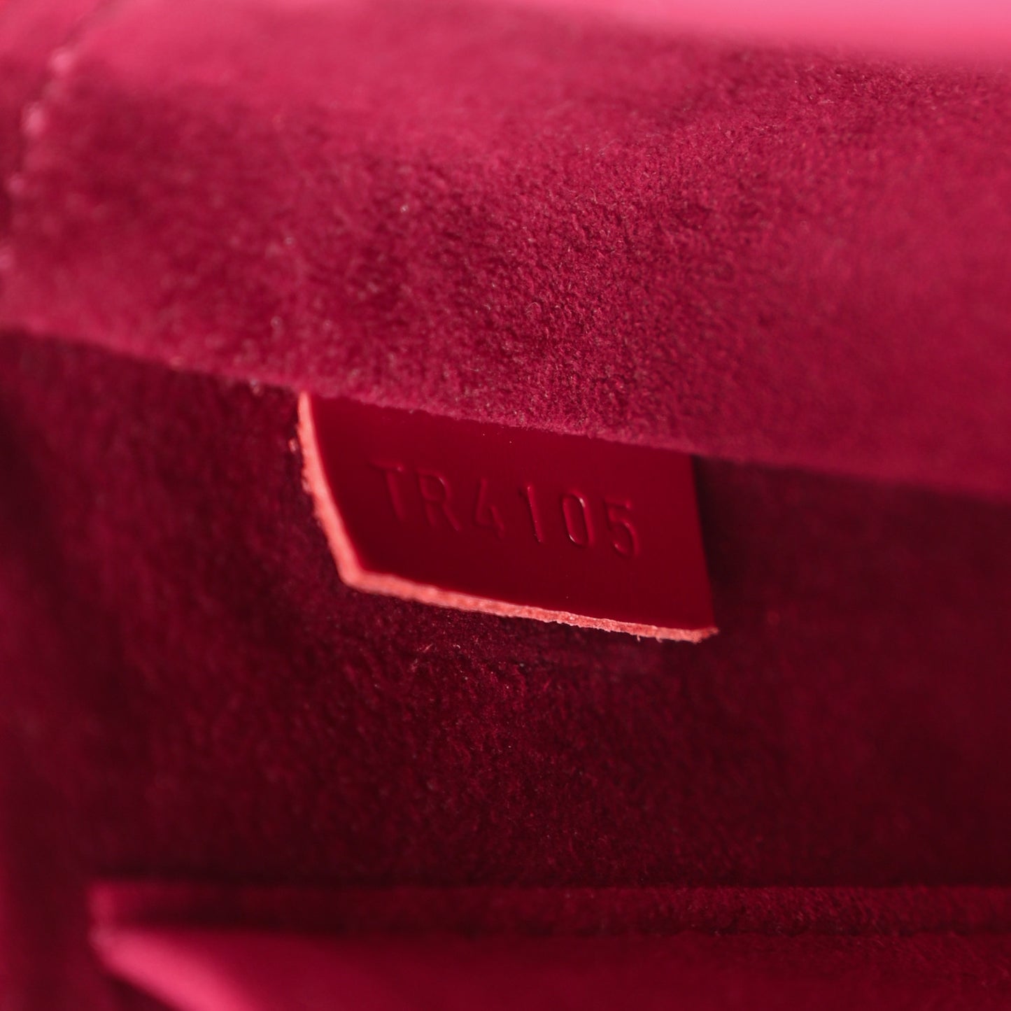 Epi Pochette Accessories NM Fuchsia