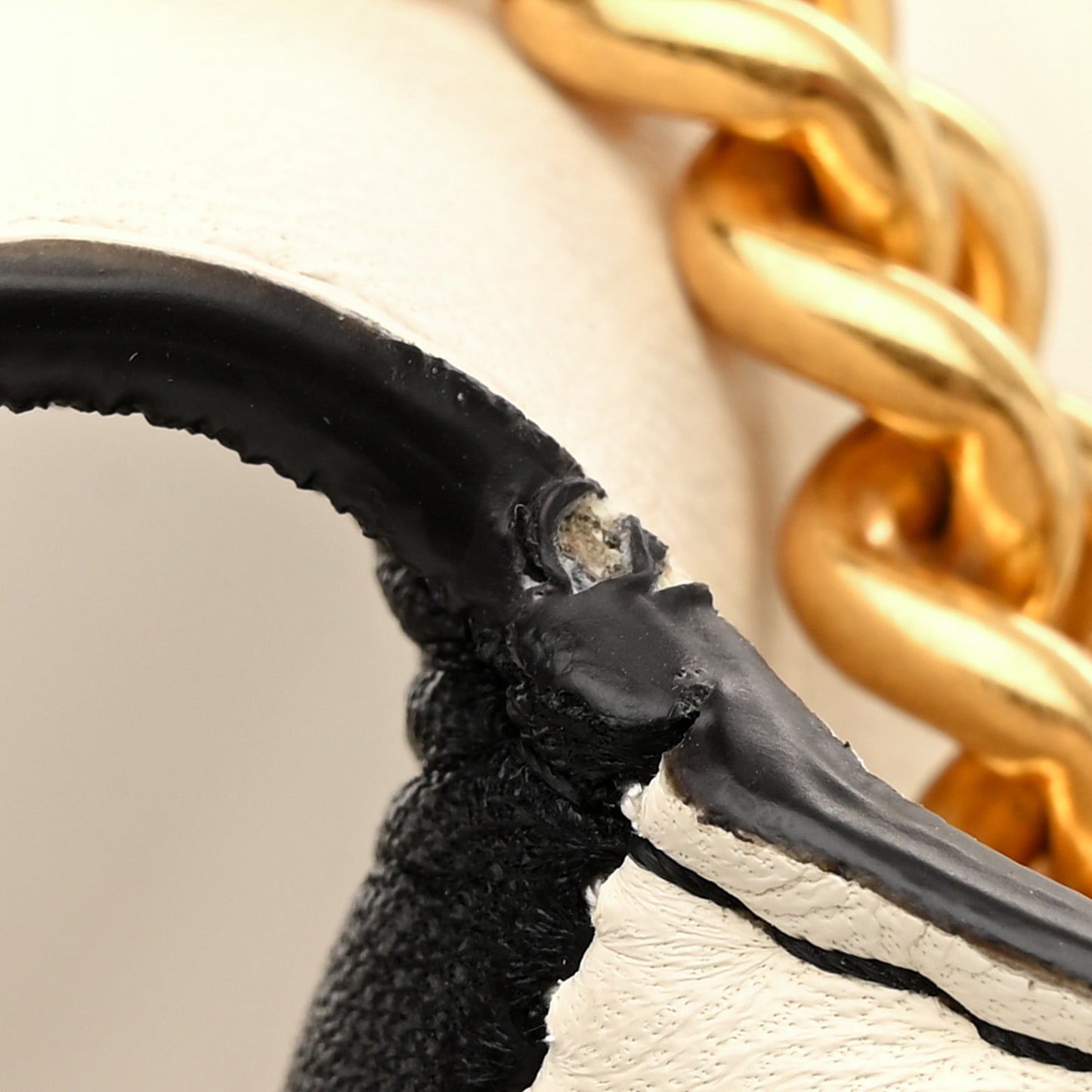 Nappa Apolo Bi-Color Chain Baguette Uovo Black