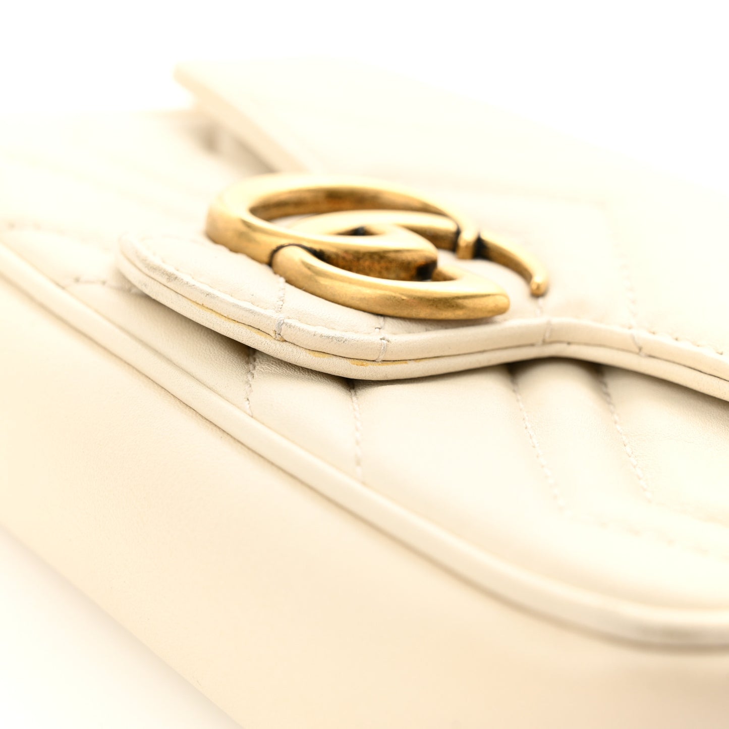 Calfskin Matelasse Super Mini GG Marmont Shoulder Bag White