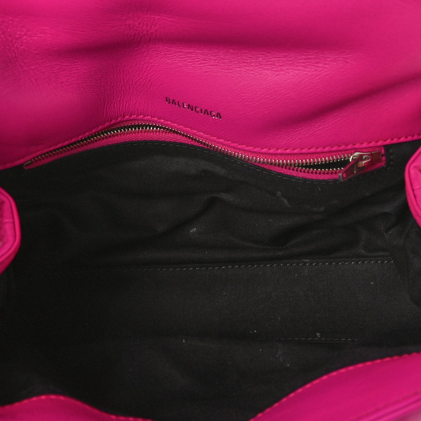 Nappa Calfskin Quilted Touch B Puffy Clutch Fuchsia