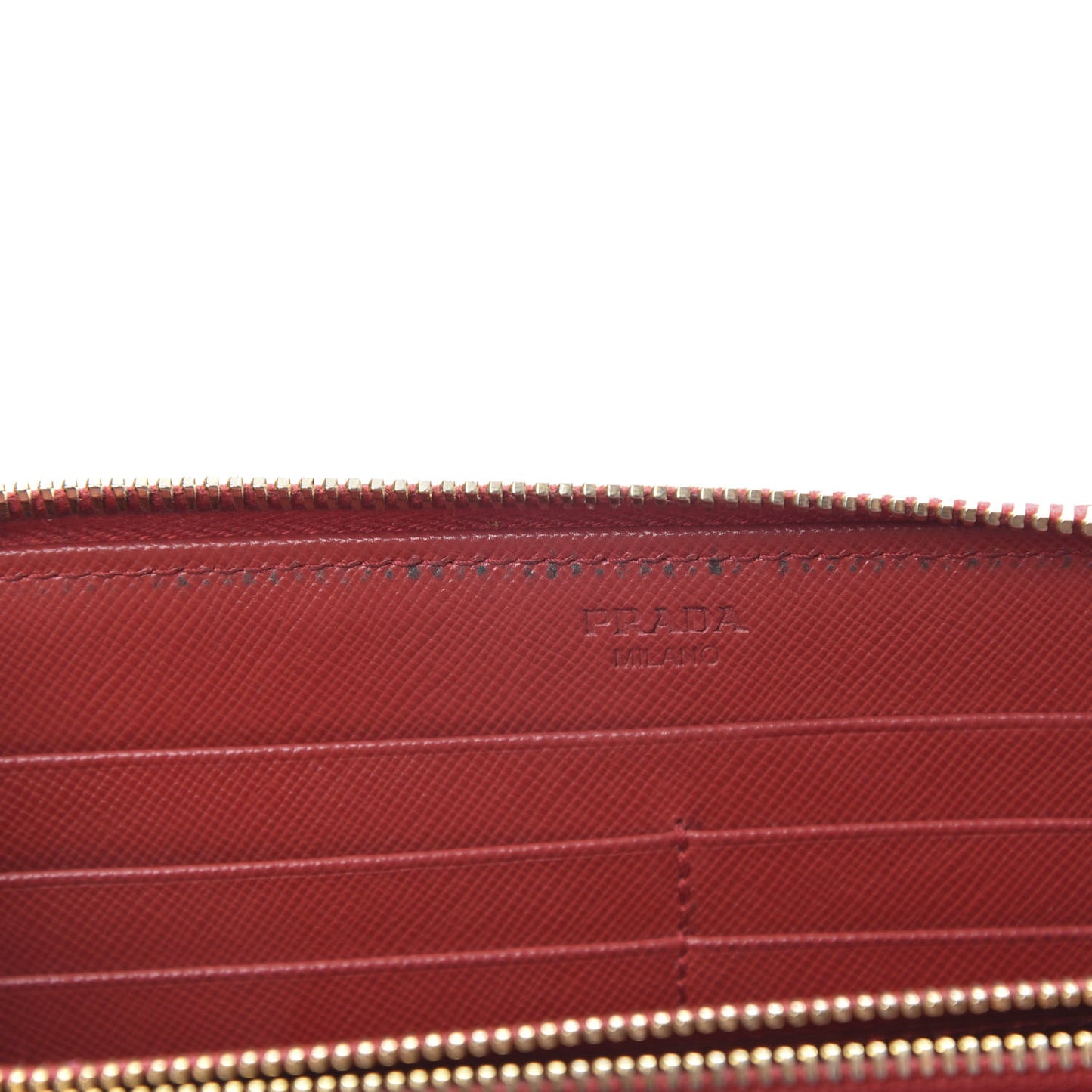 Saffiano Triangle Zip Around Wallet Fuoco
