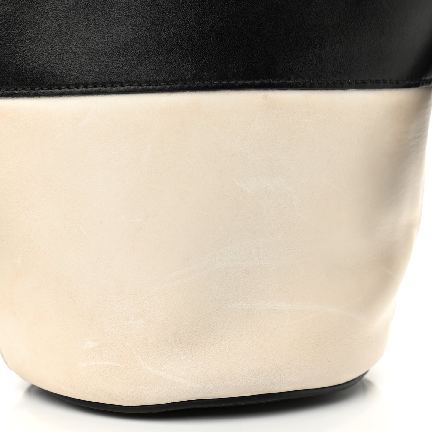 City Calf Ouverture Bucket Bag Talco Black