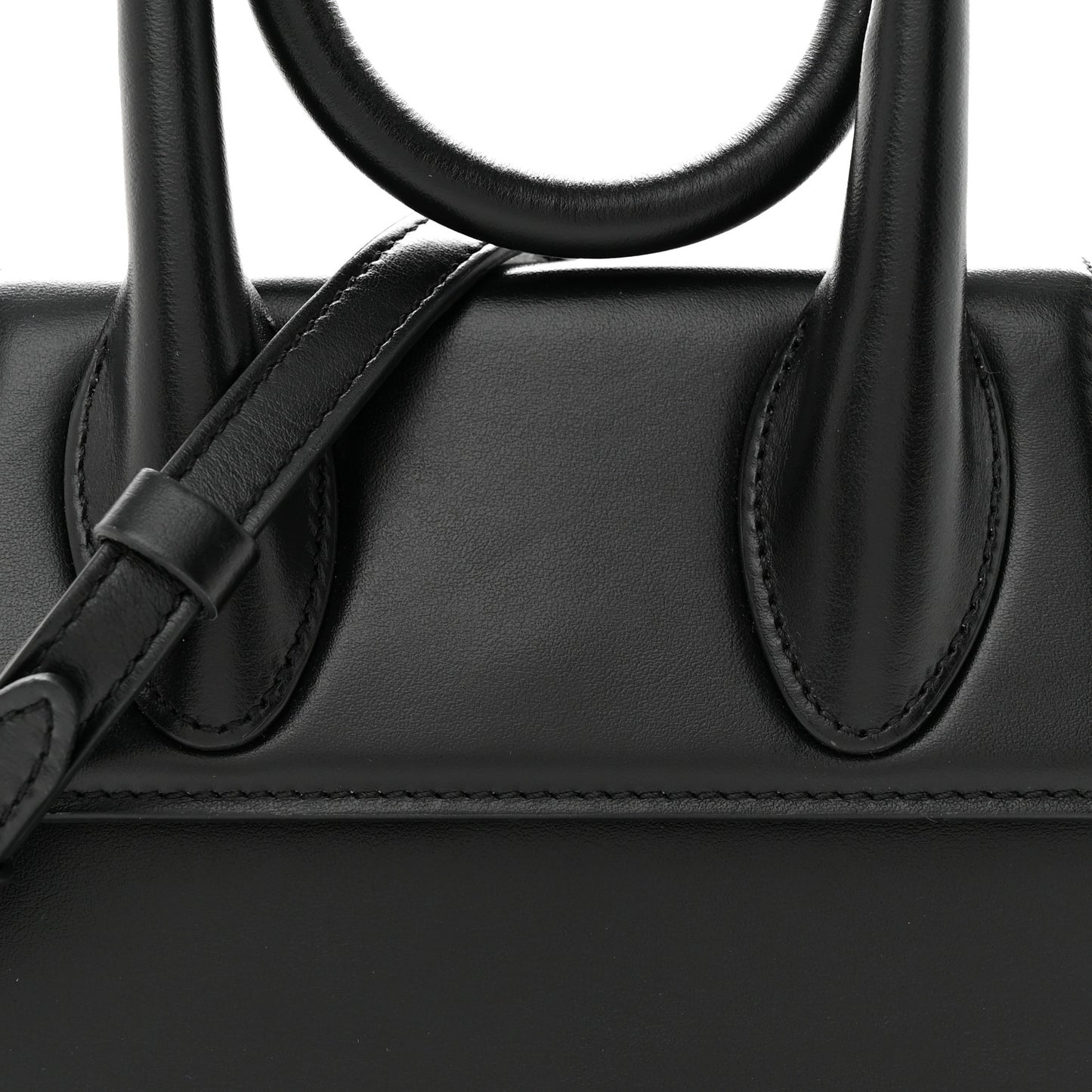 Smooth Calfskin Le Chiquito Noeud Black