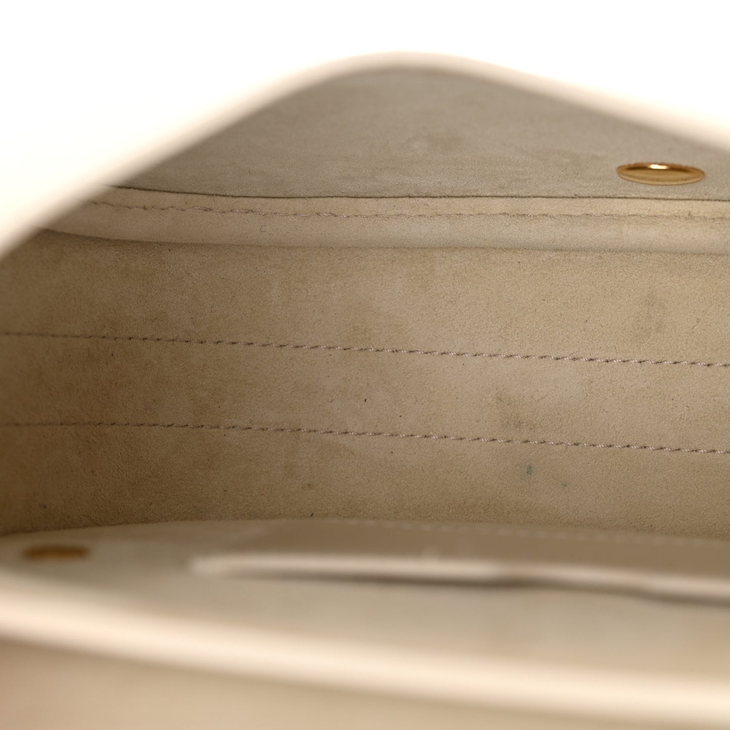 Box Calfskin Medium Bobby Flap Latte