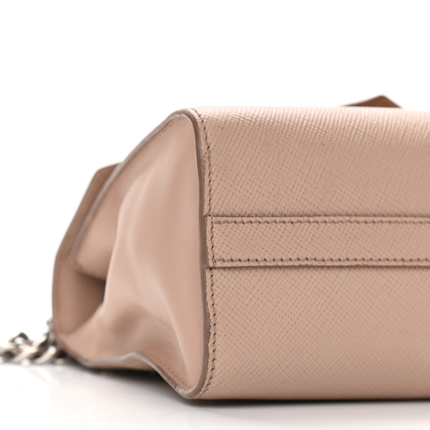 Saffiano Cuir Calfskin Monochrome Envelope Flap Chain Shoulder Bag Cipria