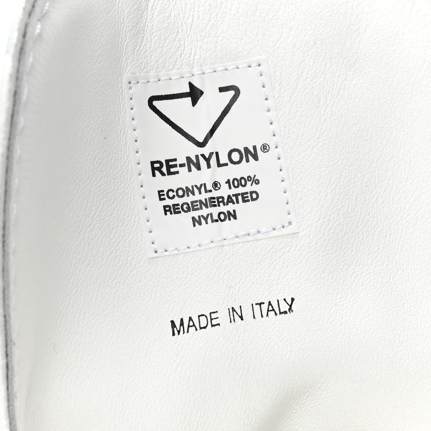 Spazzolato Rois Re-Nylon Metal Triangle Logo Mens Monolith Pouch Pocket 60mm Combat Boots 7.5 White