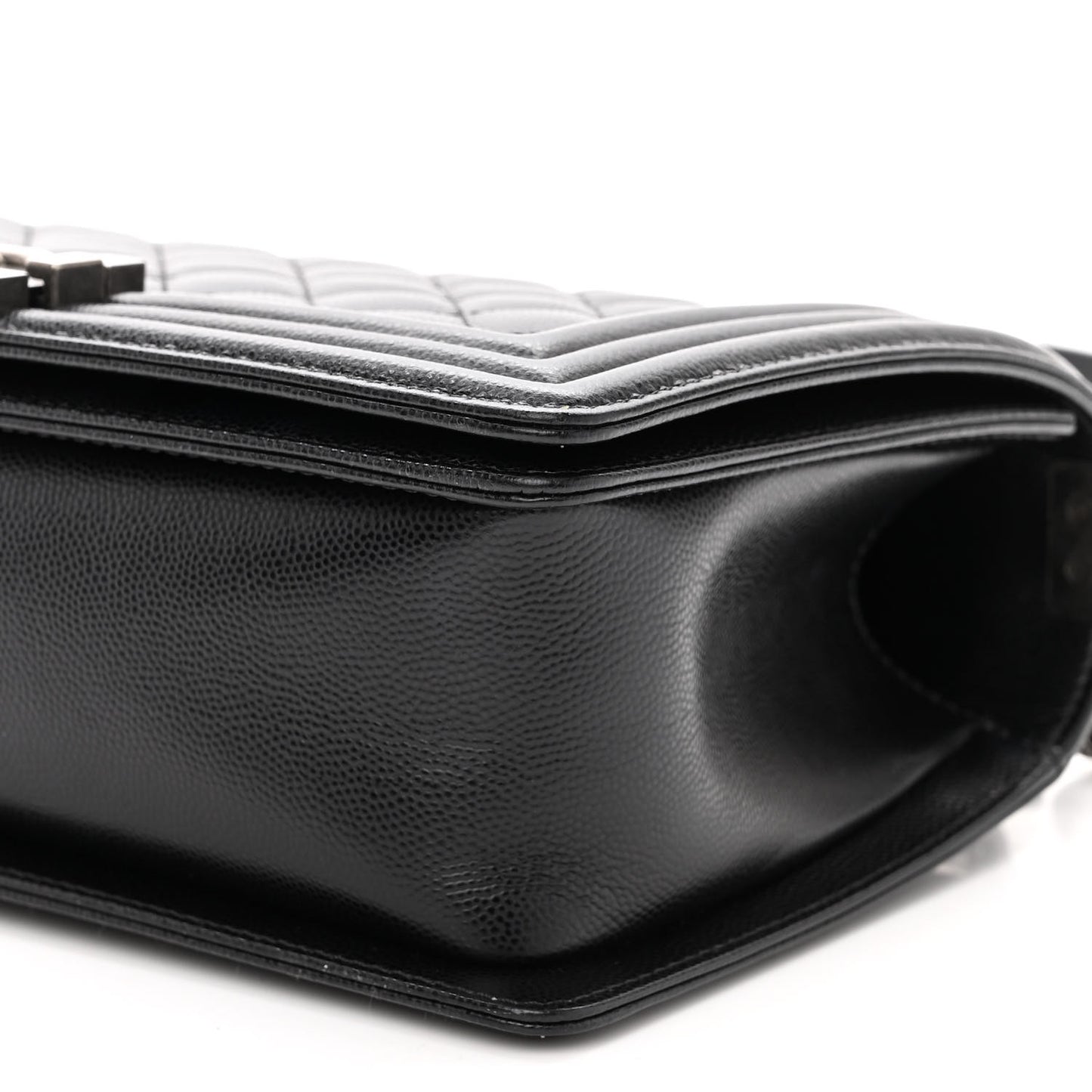Caviar Quilted Medium Boy Flap Black