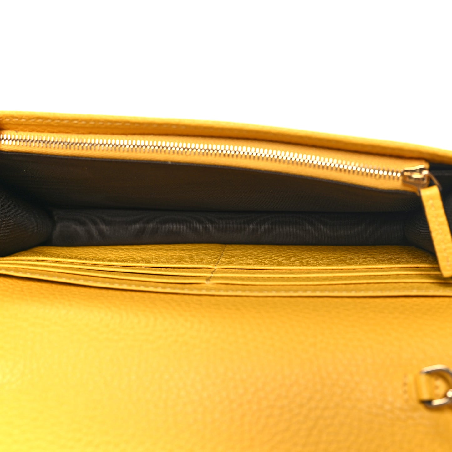 Pebbled Calfskin Soho Wallet On Chain New Buttercup