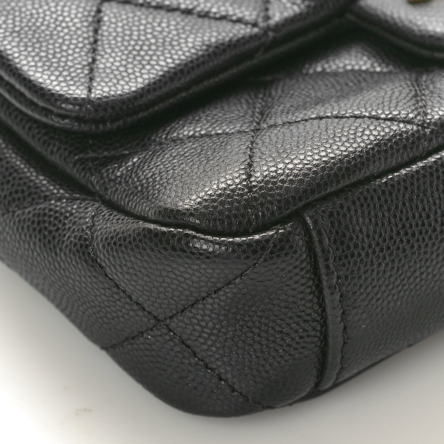Caviar Quilted Mini Chain Flap Black