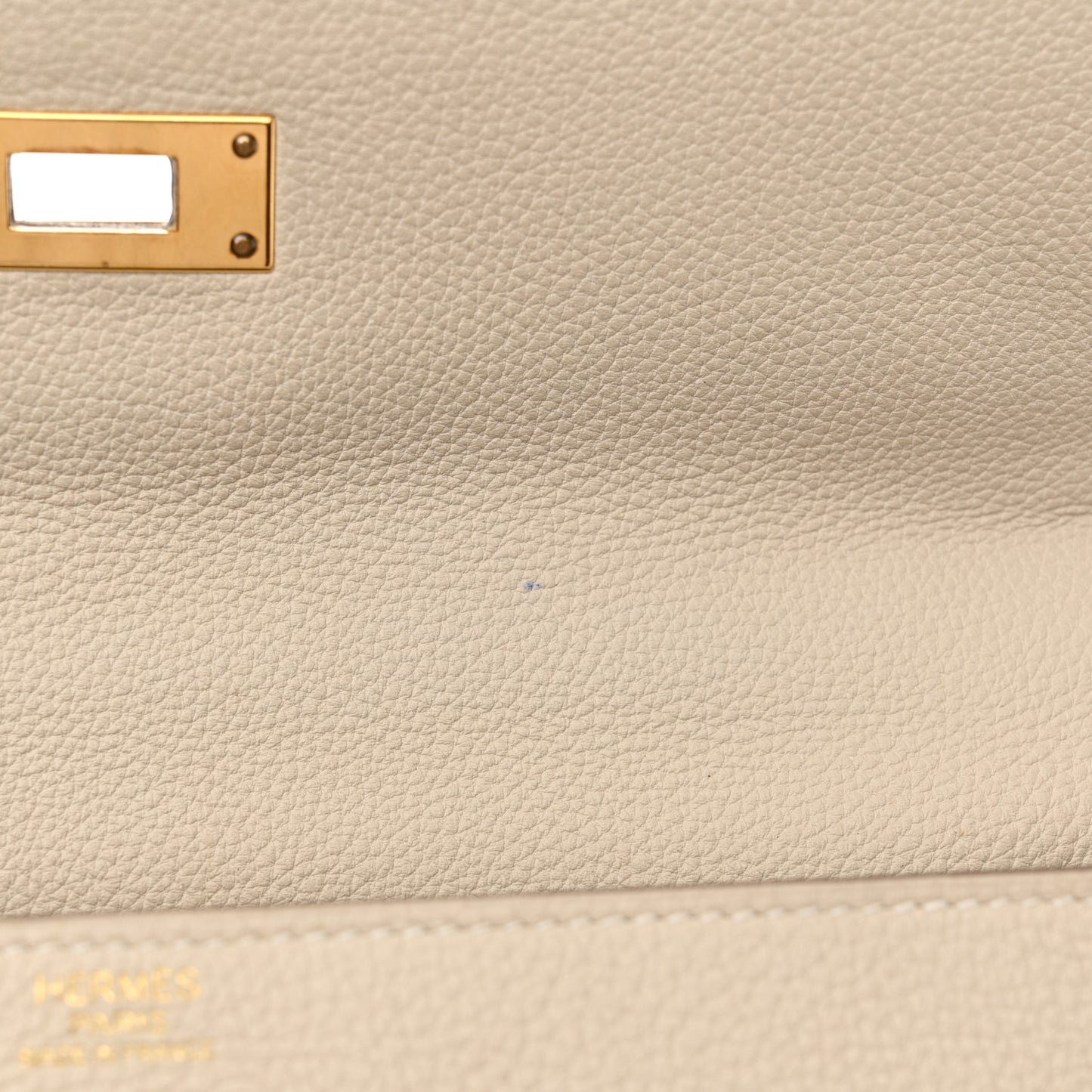 Togo Kelly Retourne 32 Craie