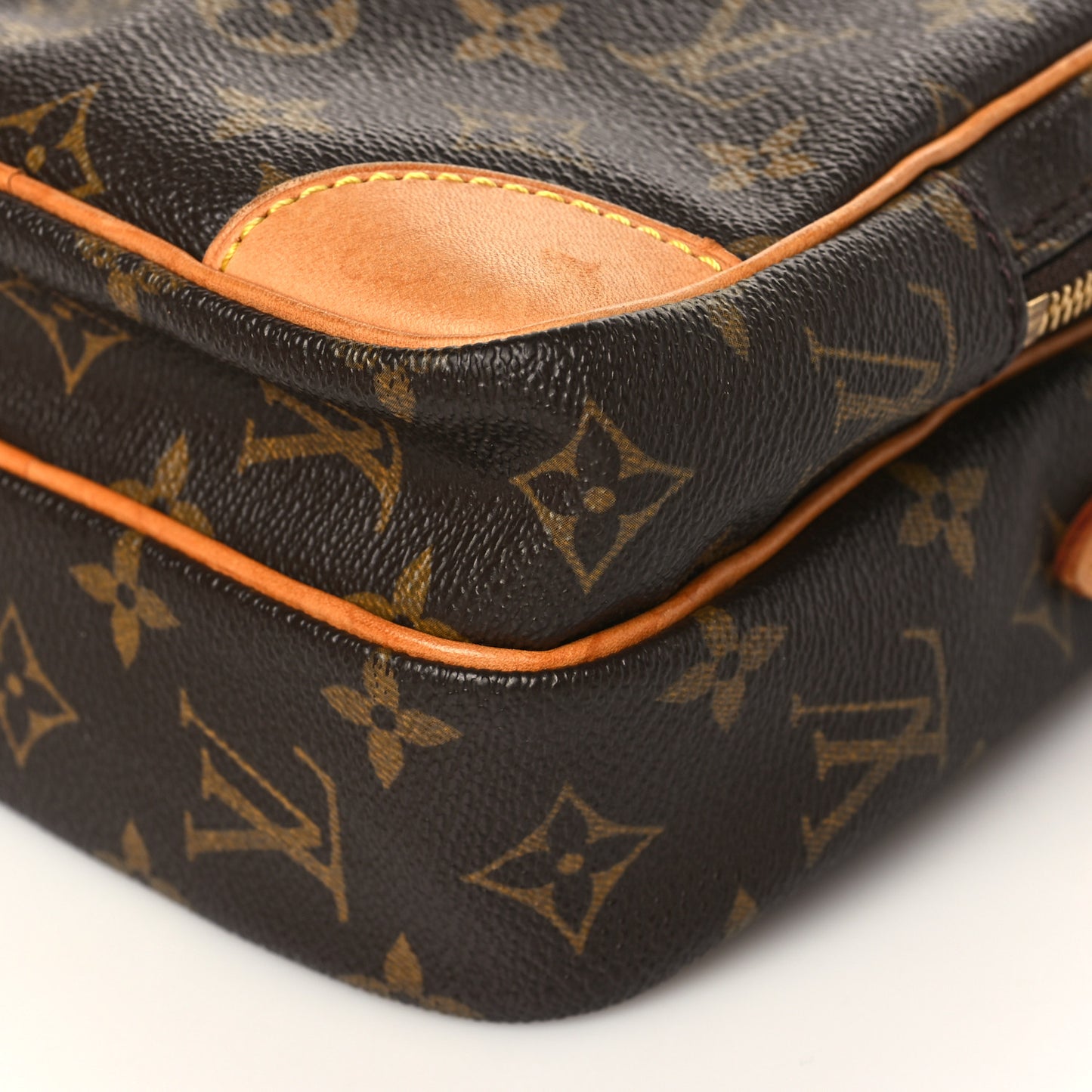 Monogram Amazone