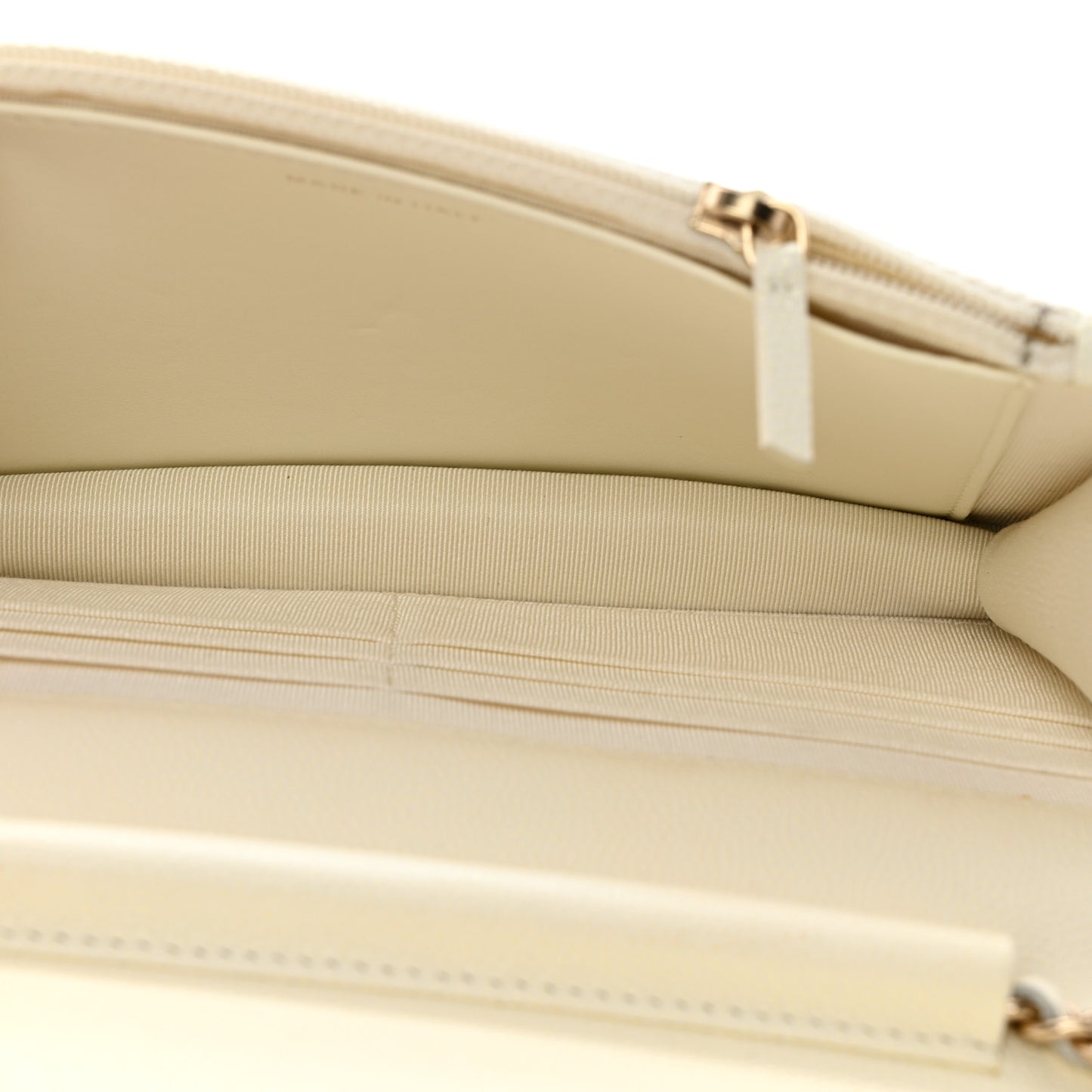 Caviar Quilted Wallet on Chain WOC White