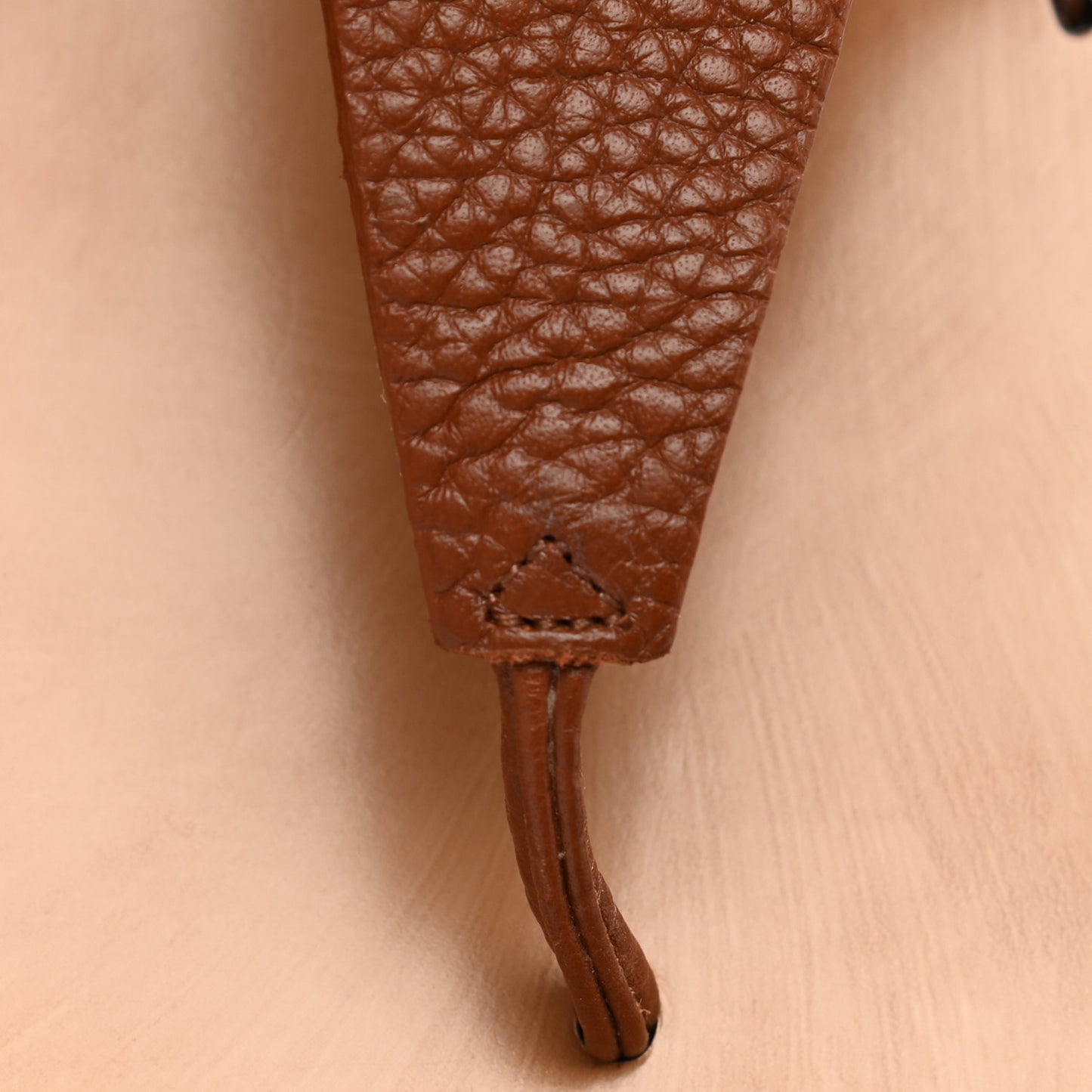 Pebbled Calfskin Rockstud Ankle Wrap Flat Thong Sandals 38.5 Light Cuir