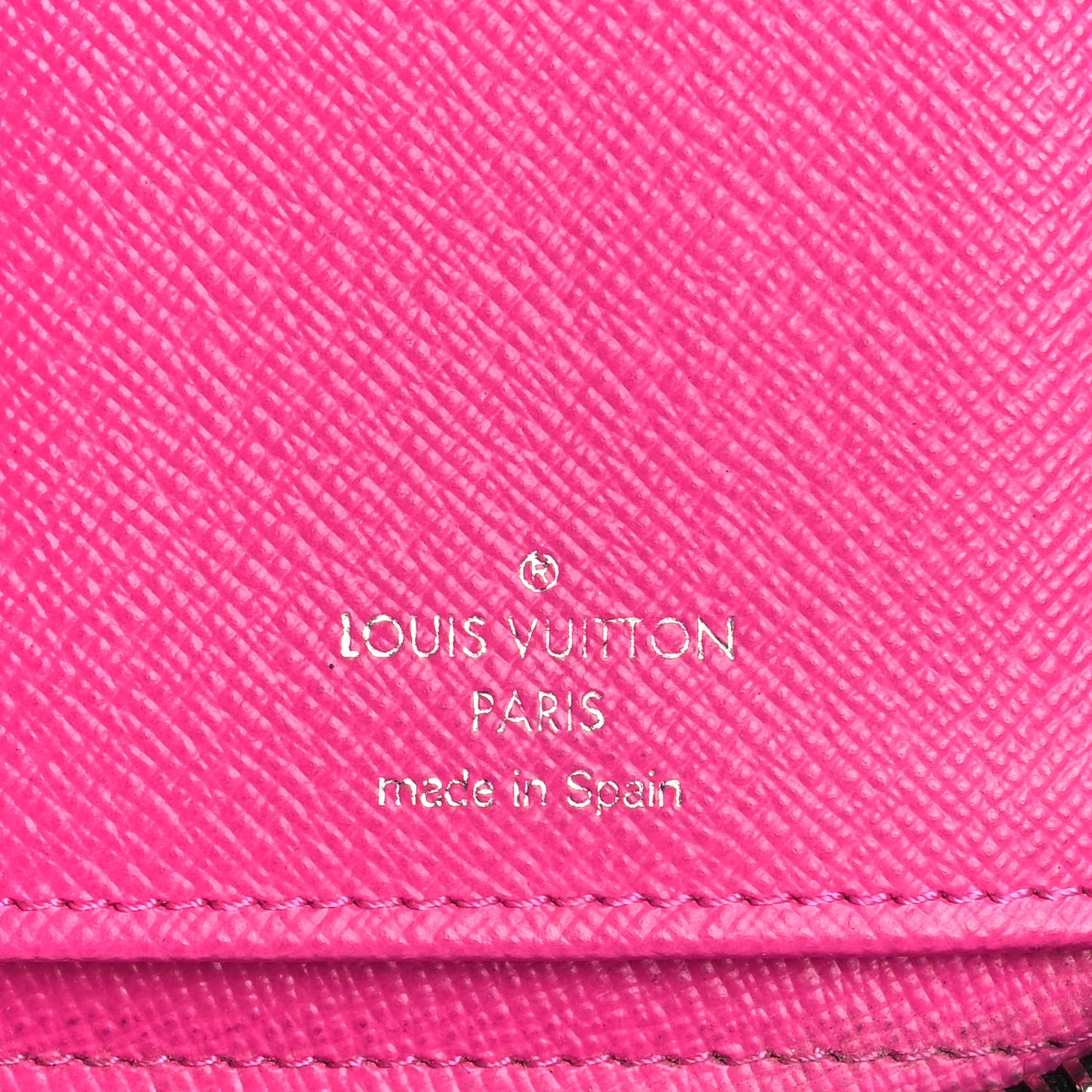 Taigarama Vertical Zippy Wallet Fuchsia