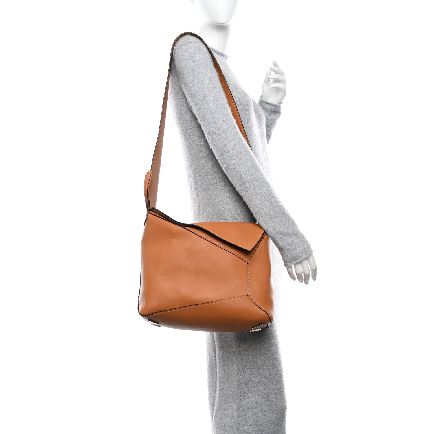 Loewe Calfskin Large Messenger Bag Caramel 2 of 10
